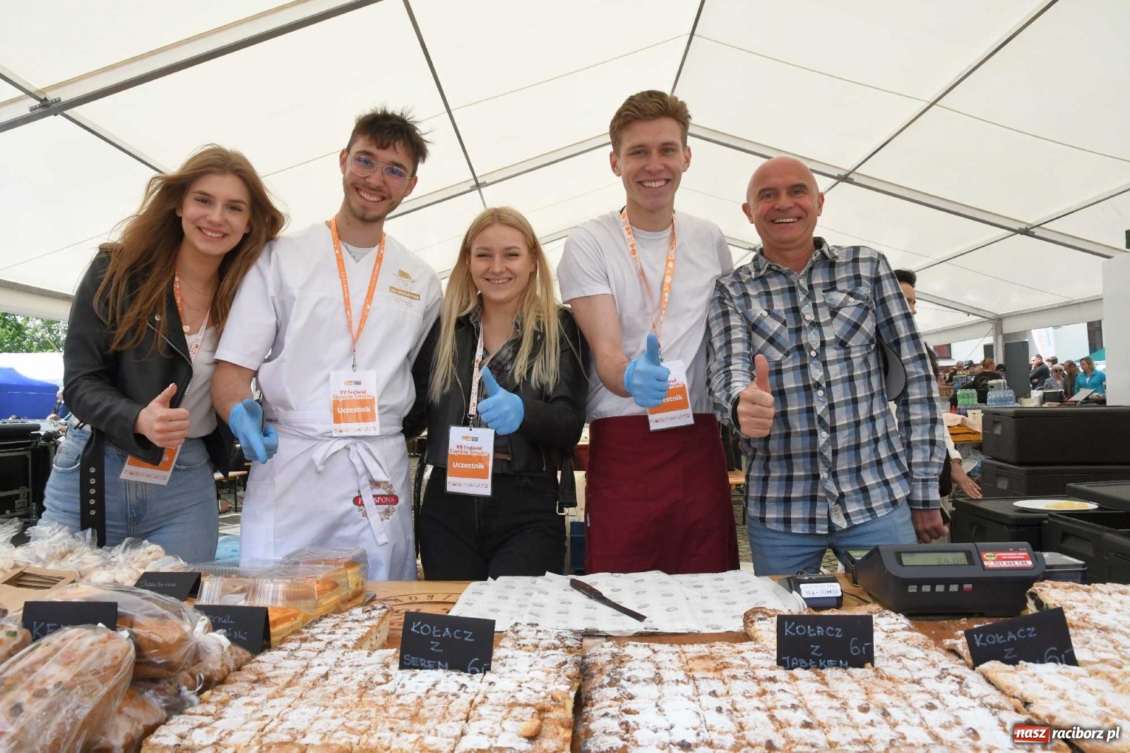 Zdjęcie w galerii na portalu naszraciborz.pl: Kulebele z modrą kapustą, czyli zamkowy dziedziniec tonie w śląskich smakach wiadomości z regionu
