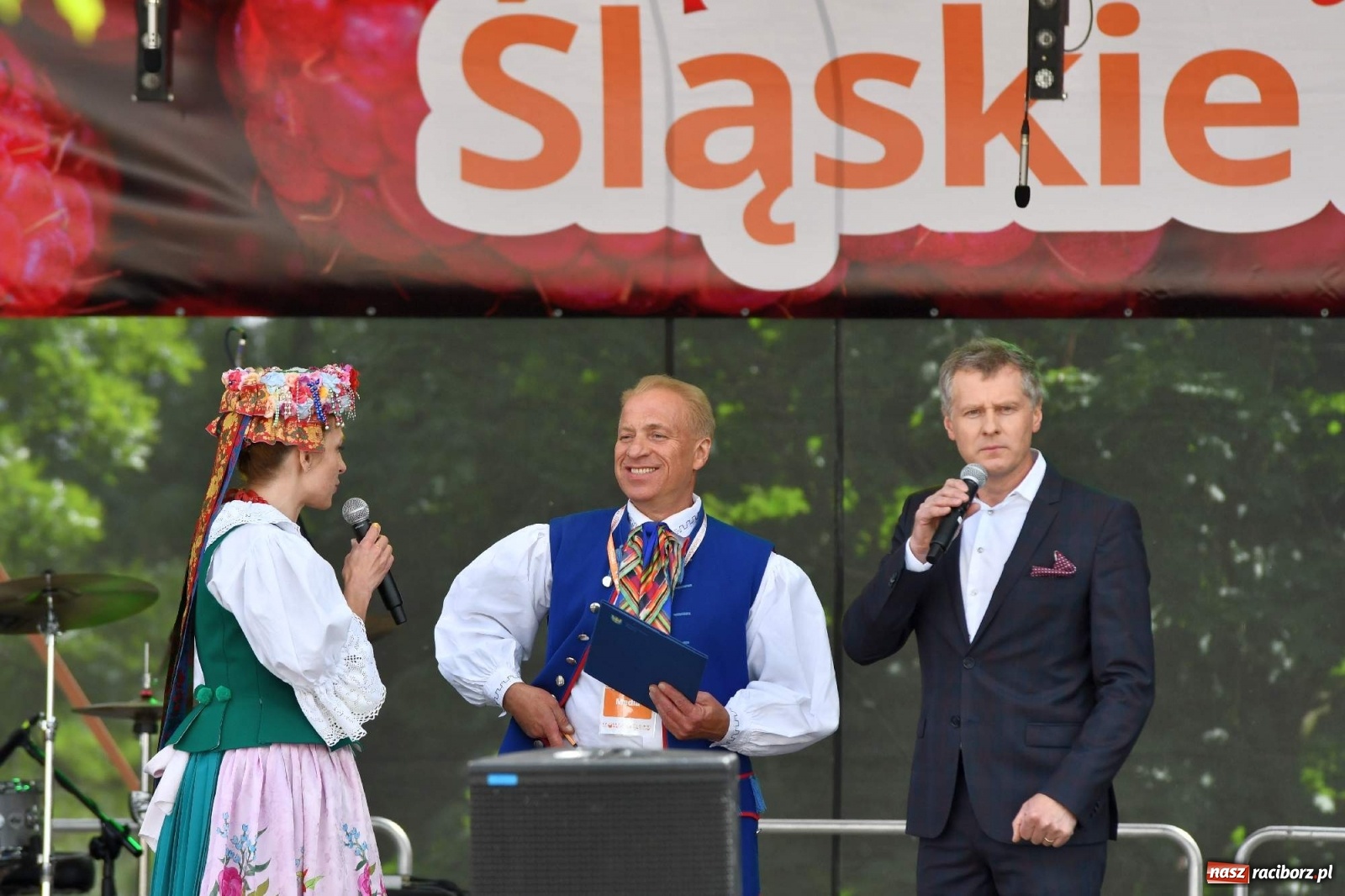 Zdjęcie w galerii na portalu naszraciborz.pl: Kulebele z modrą kapustą, czyli zamkowy dziedziniec tonie w śląskich smakach wiadomości z regionu