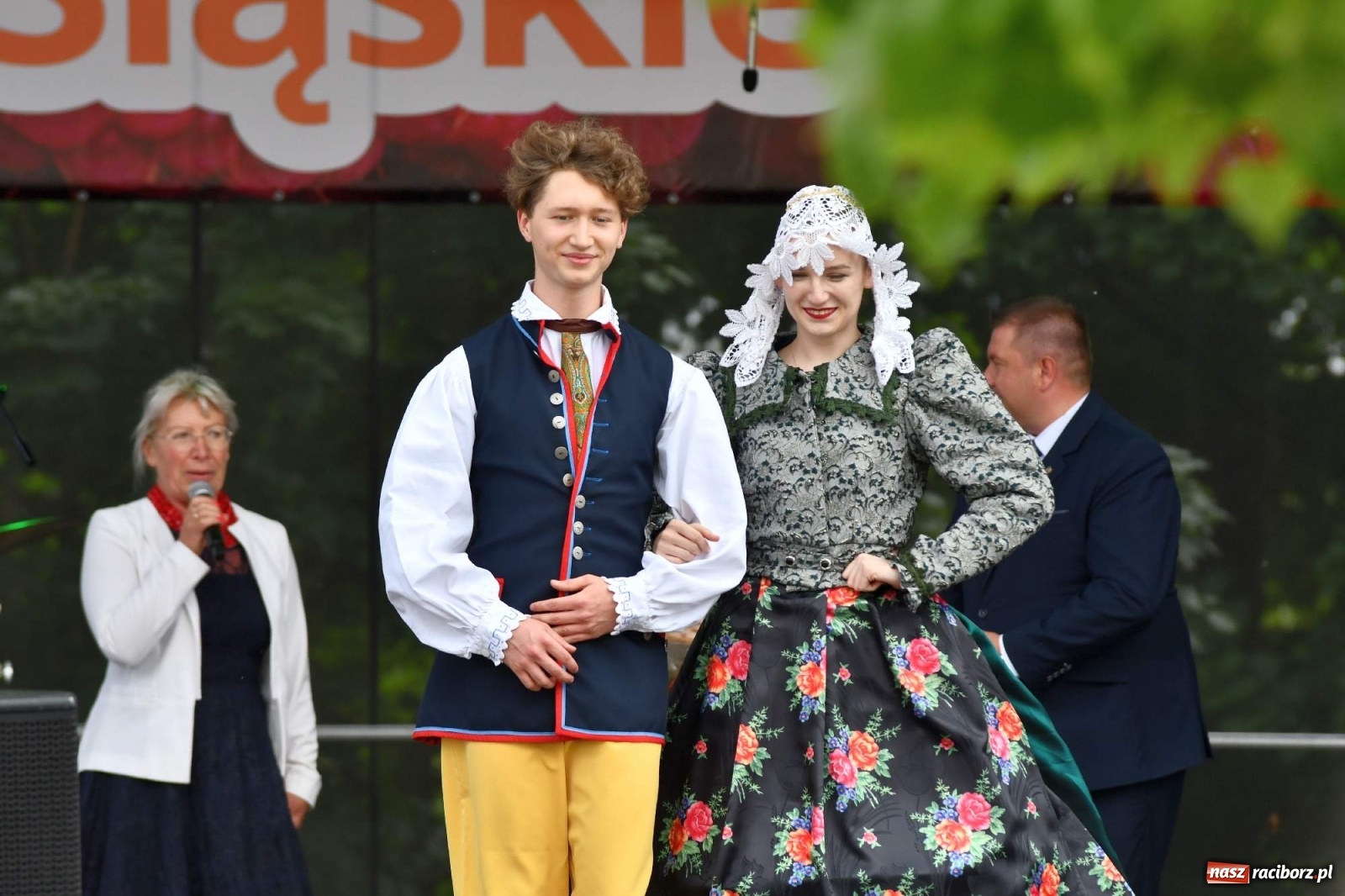 Zdjęcie w galerii na portalu naszraciborz.pl: Kulebele z modrą kapustą, czyli zamkowy dziedziniec tonie w śląskich smakach wiadomości z regionu