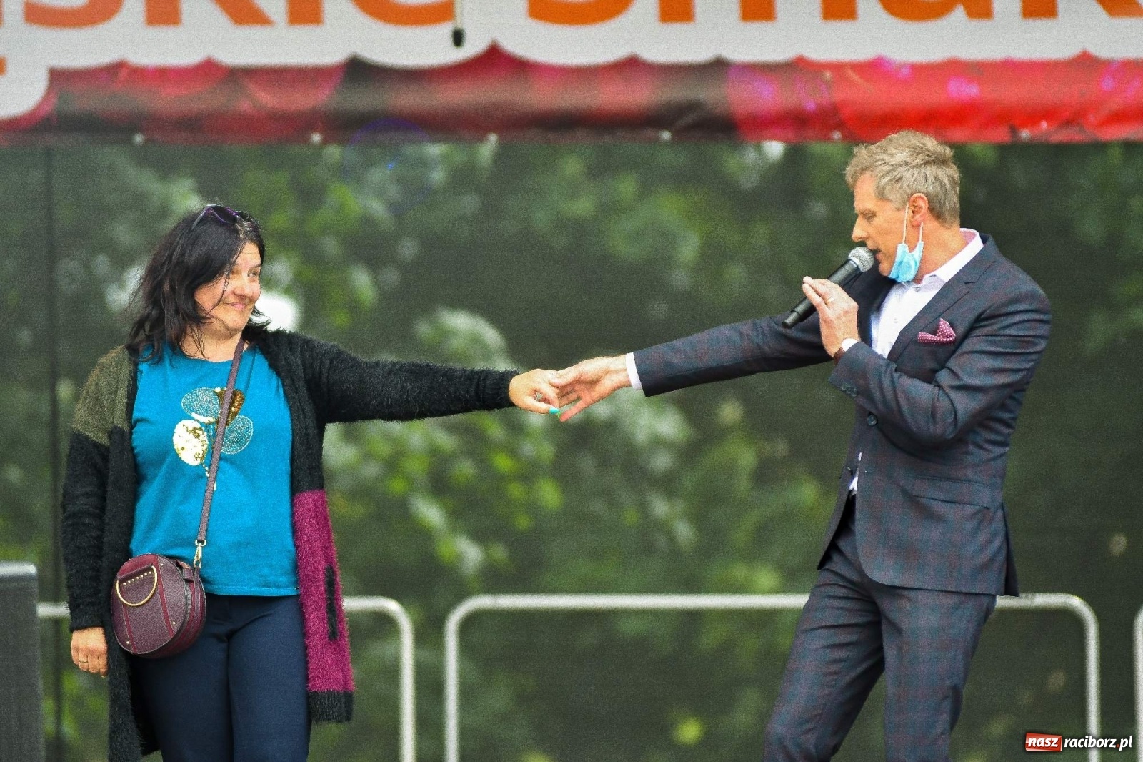 Zdjęcie w galerii na portalu naszraciborz.pl: Kulebele z modrą kapustą, czyli zamkowy dziedziniec tonie w śląskich smakach wiadomości z regionu