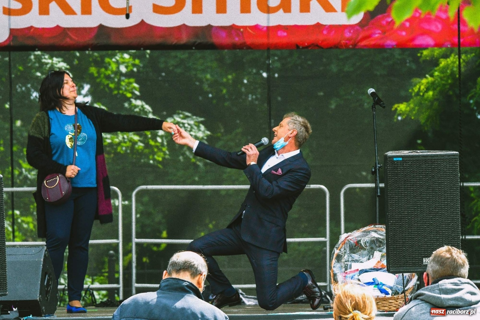 Zdjęcie w galerii na portalu naszraciborz.pl: Kulebele z modrą kapustą, czyli zamkowy dziedziniec tonie w śląskich smakach wiadomości z regionu
