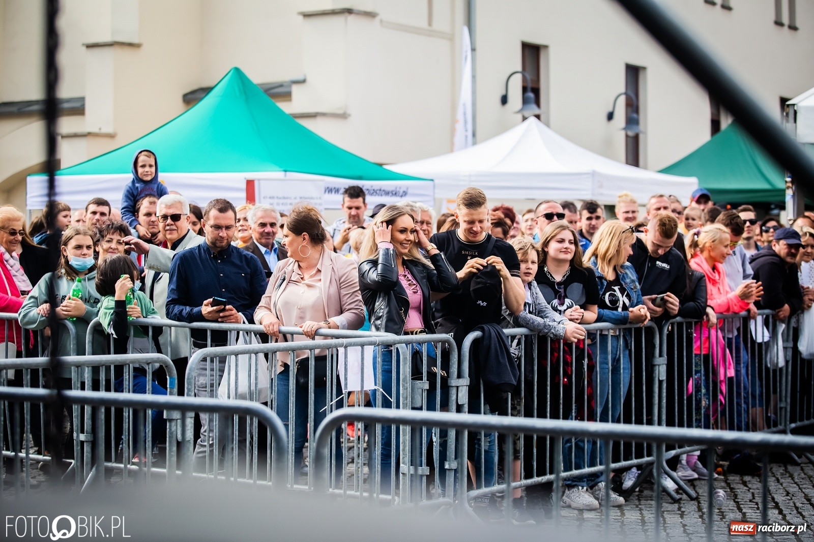 Zdjęcie w galerii na portalu naszraciborz.pl: Kulebele z modrą kapustą, czyli zamkowy dziedziniec tonie w śląskich smakach wiadomości z regionu