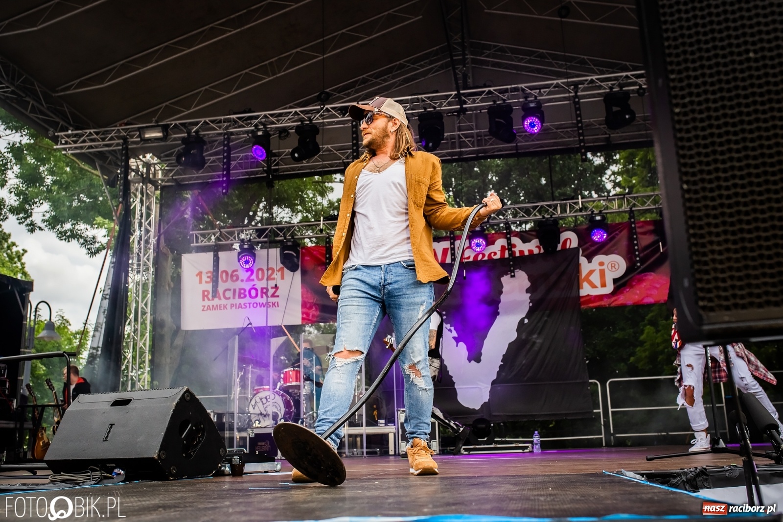 Zdjęcie w galerii na portalu naszraciborz.pl: Kulebele z modrą kapustą, czyli zamkowy dziedziniec tonie w śląskich smakach wiadomości z regionu