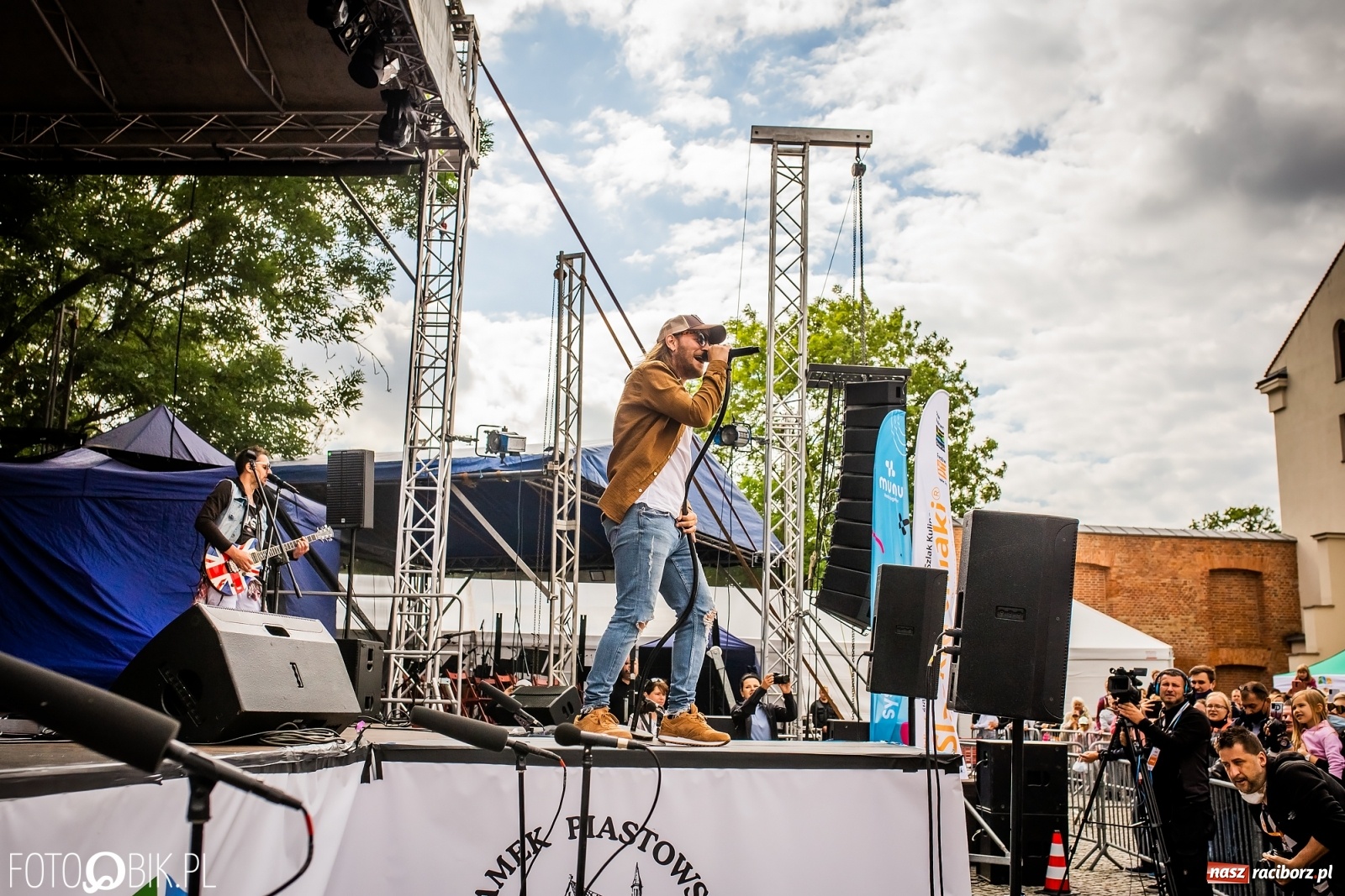 Zdjęcie w galerii na portalu naszraciborz.pl: Kulebele z modrą kapustą, czyli zamkowy dziedziniec tonie w śląskich smakach wiadomości z regionu