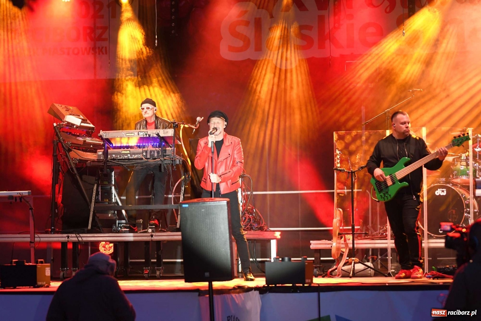 Zdjęcie w galerii na portalu naszraciborz.pl: Nietykalni, czyli Kombi na zamku w Raciborzu wiadomości z regionu