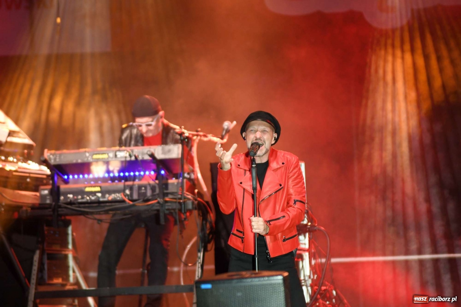 Zdjęcie w galerii na portalu naszraciborz.pl: Nietykalni, czyli Kombi na zamku w Raciborzu wiadomości z regionu