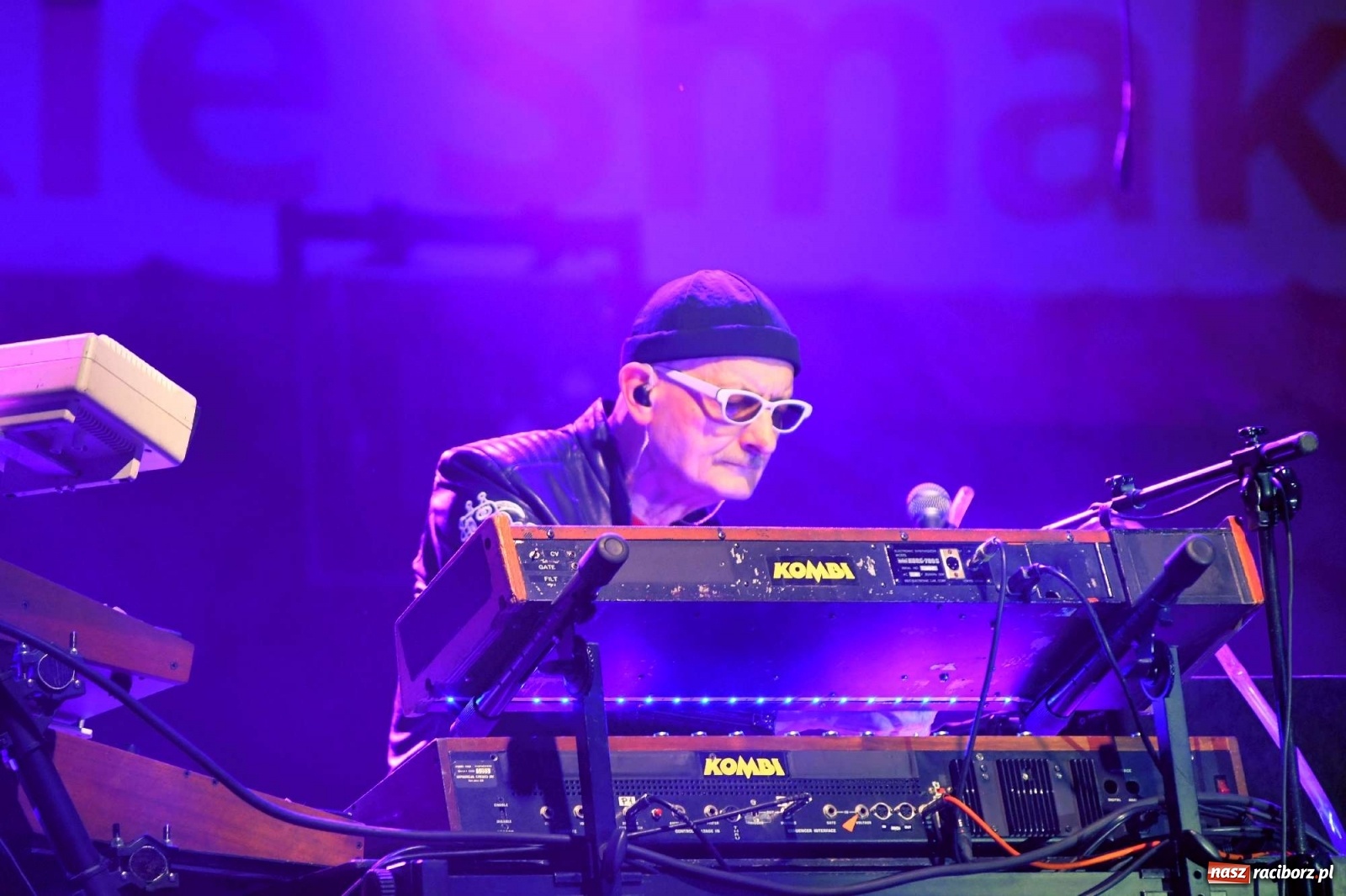 Zdjęcie w galerii na portalu naszraciborz.pl: Nietykalni, czyli Kombi na zamku w Raciborzu wiadomości z regionu