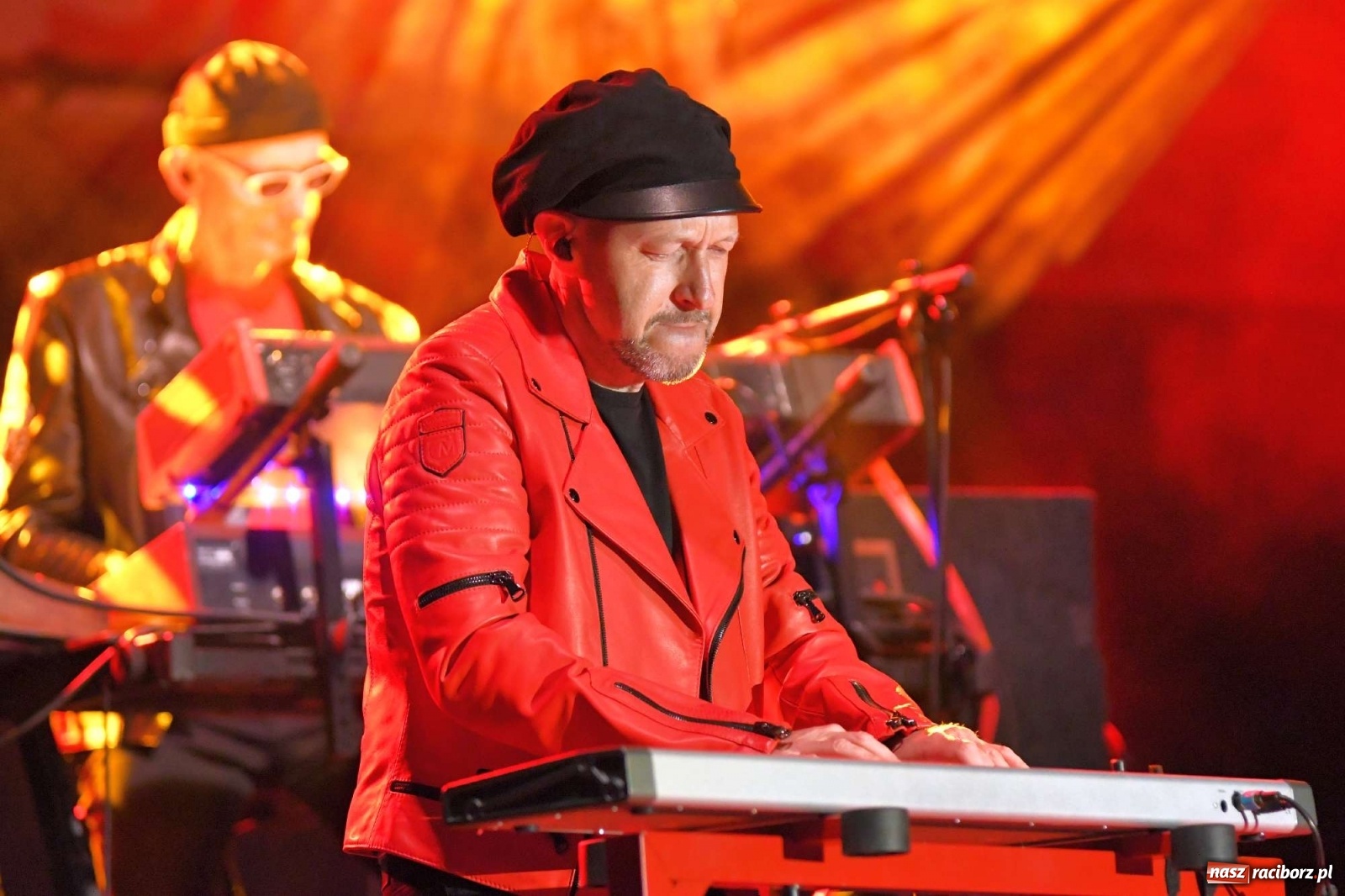 Zdjęcie w galerii na portalu naszraciborz.pl: Nietykalni, czyli Kombi na zamku w Raciborzu wiadomości z regionu