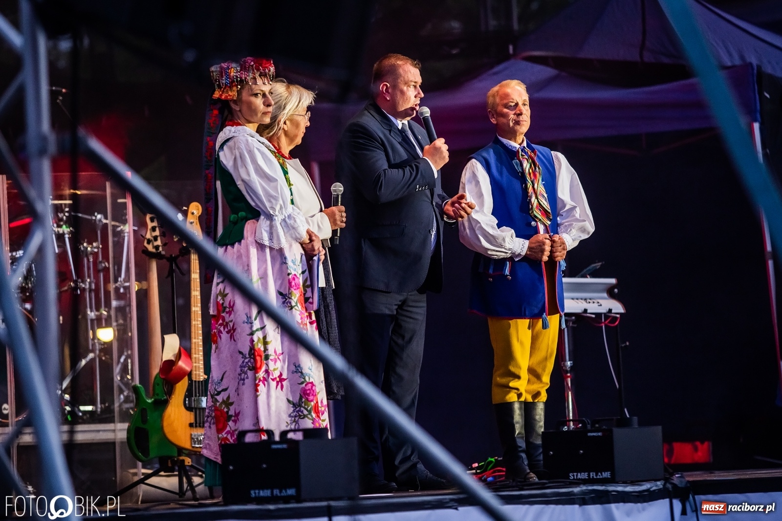 Zdjęcie w galerii na portalu naszraciborz.pl: Nietykalni, czyli Kombi na zamku w Raciborzu wiadomości z regionu