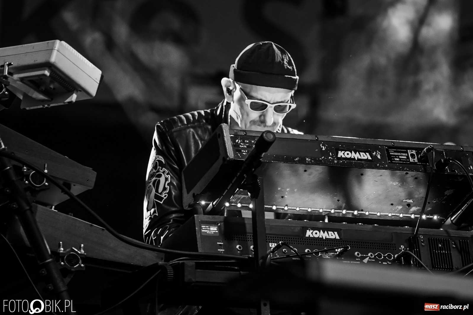 Zdjęcie w galerii na portalu naszraciborz.pl: Nietykalni, czyli Kombi na zamku w Raciborzu wiadomości z regionu