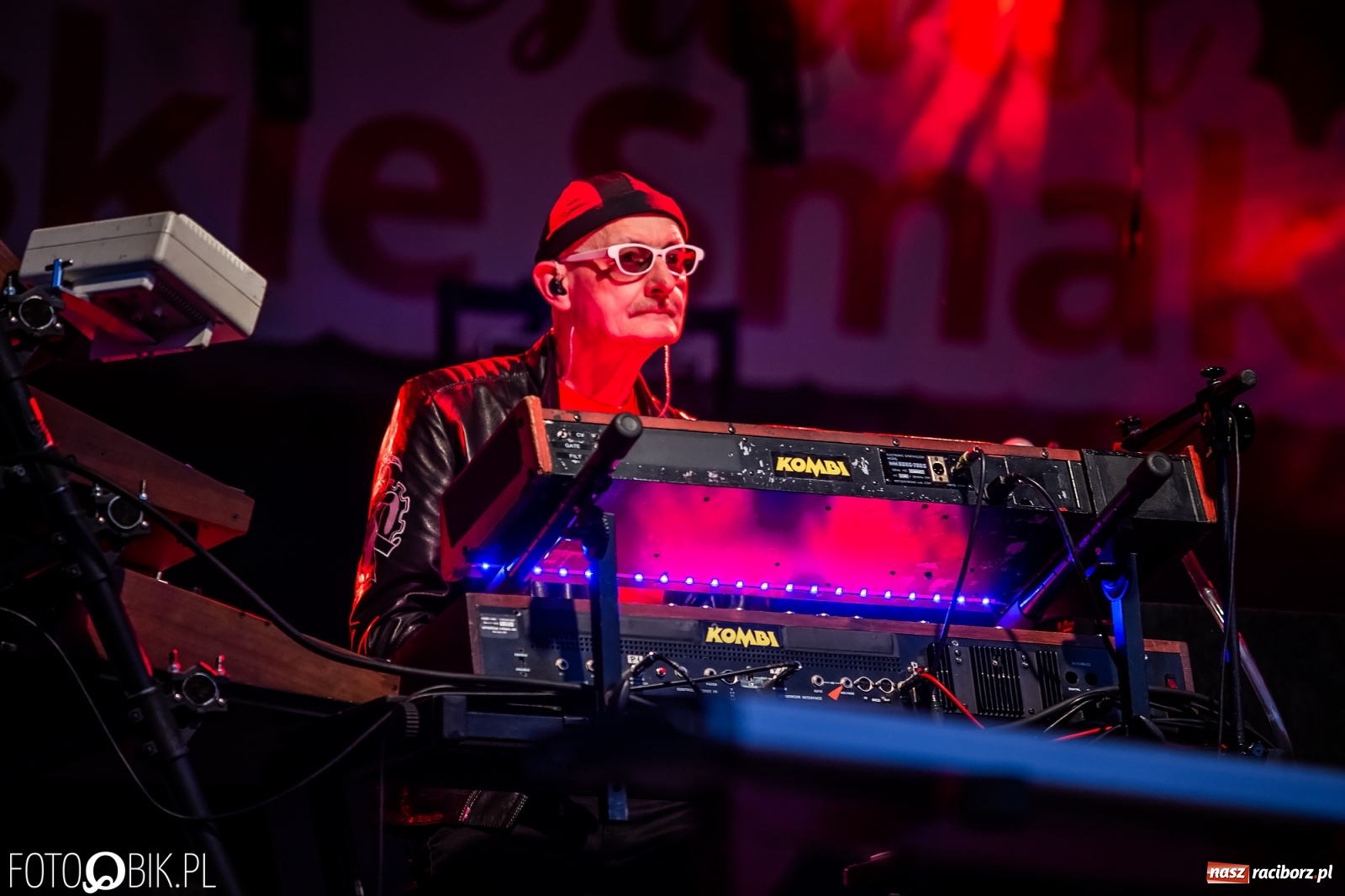 Zdjęcie w galerii na portalu naszraciborz.pl: Nietykalni, czyli Kombi na zamku w Raciborzu wiadomości z regionu