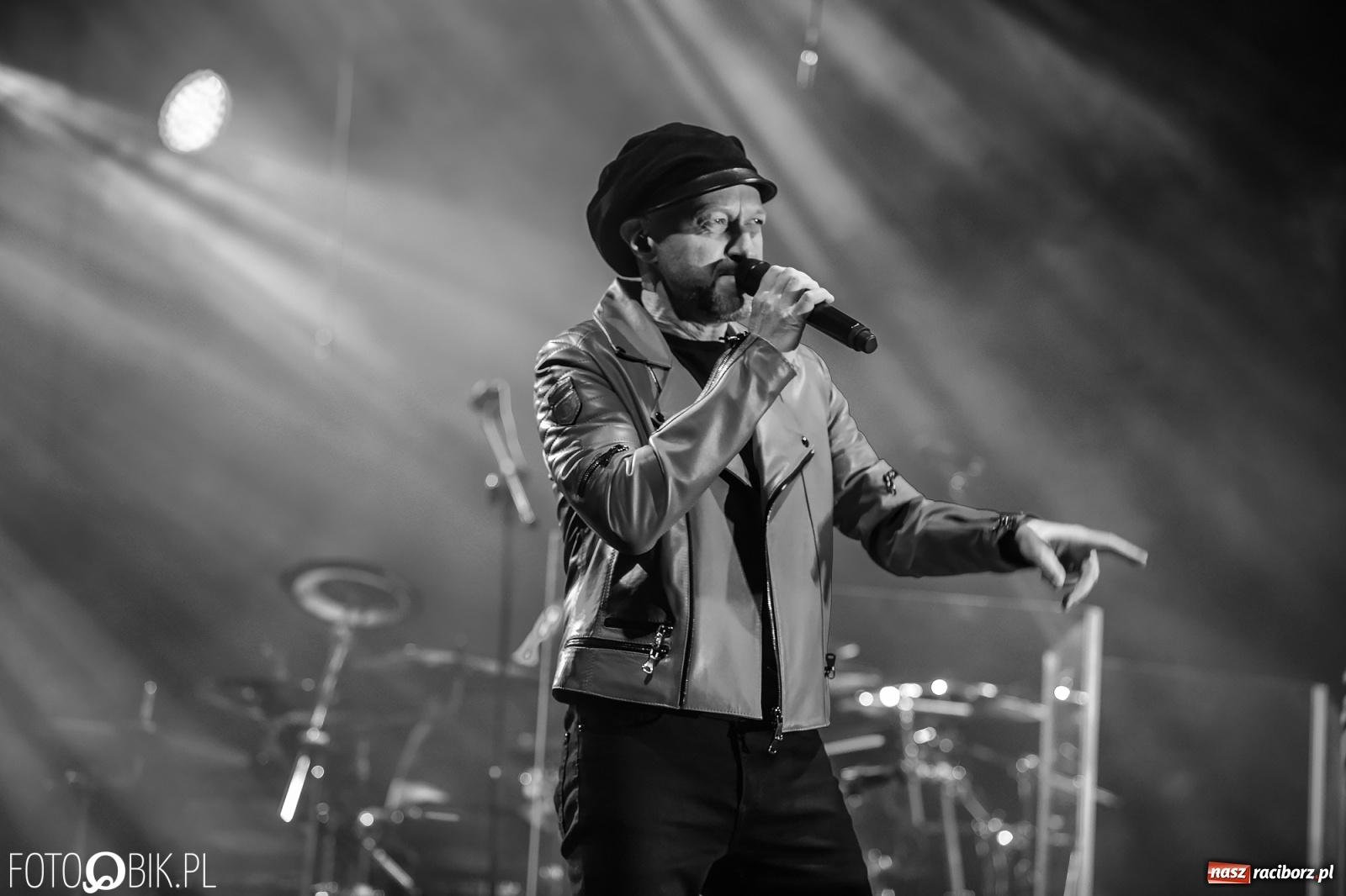 Zdjęcie w galerii na portalu naszraciborz.pl: Nietykalni, czyli Kombi na zamku w Raciborzu wiadomości z regionu