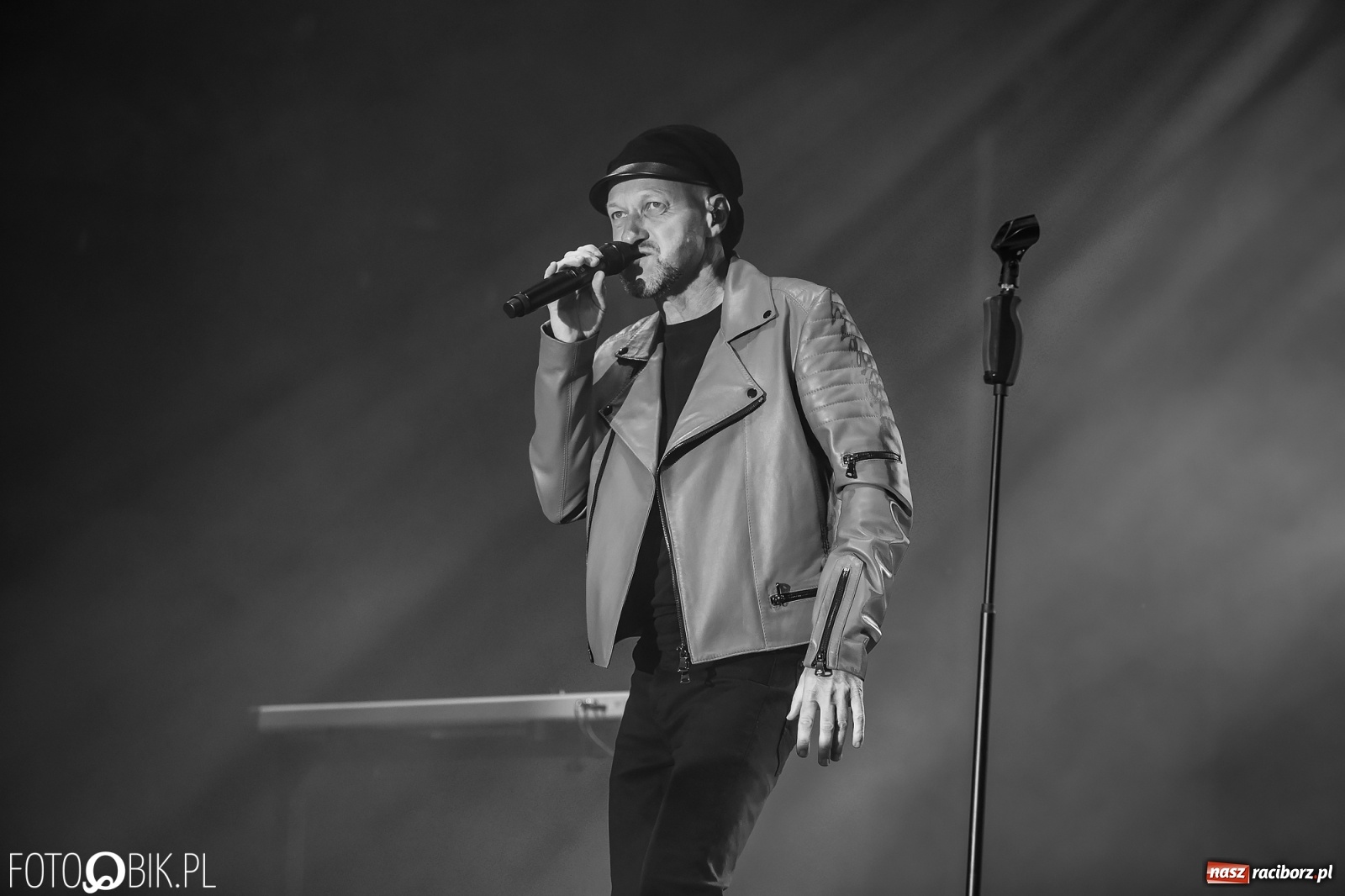 Zdjęcie w galerii na portalu naszraciborz.pl: Nietykalni, czyli Kombi na zamku w Raciborzu wiadomości z regionu