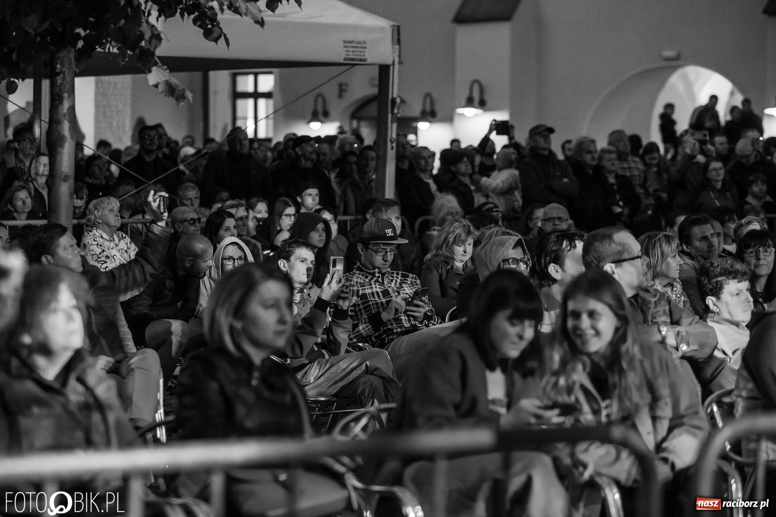 Zdjęcie w galerii na portalu naszraciborz.pl: Nietykalni, czyli Kombi na zamku w Raciborzu wiadomości z regionu