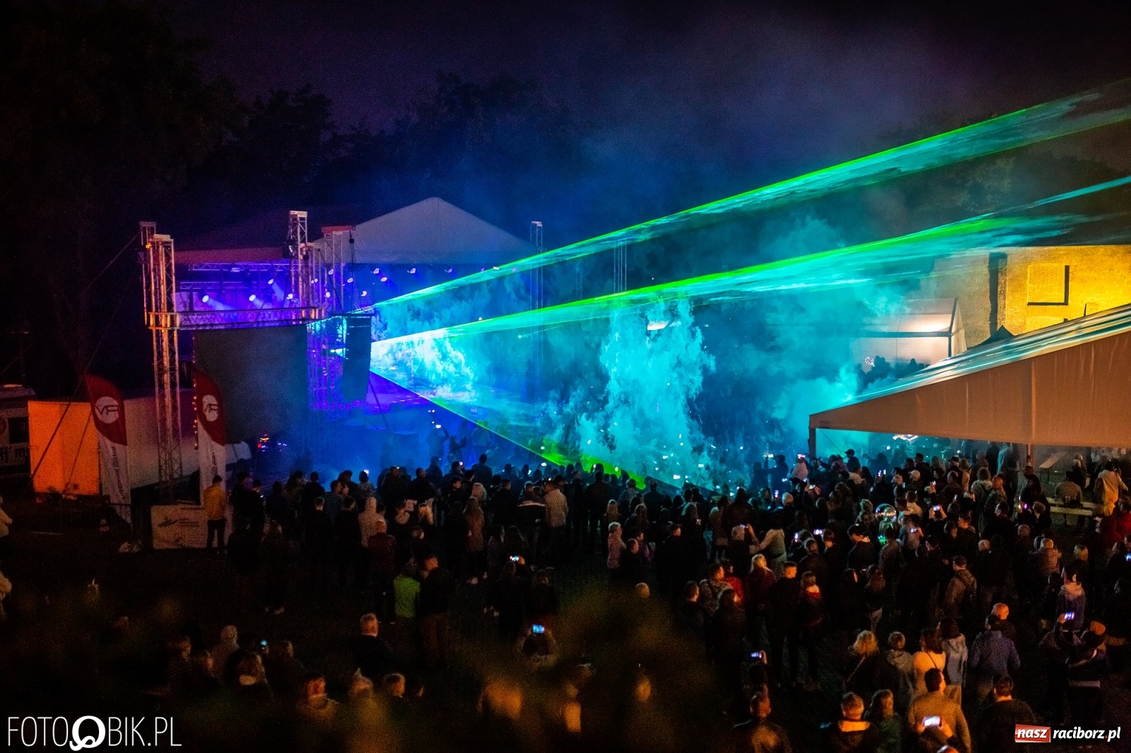 Zdjęcie w galerii na portalu naszraciborz.pl: Nietykalni, czyli Kombi na zamku w Raciborzu wiadomości z regionu