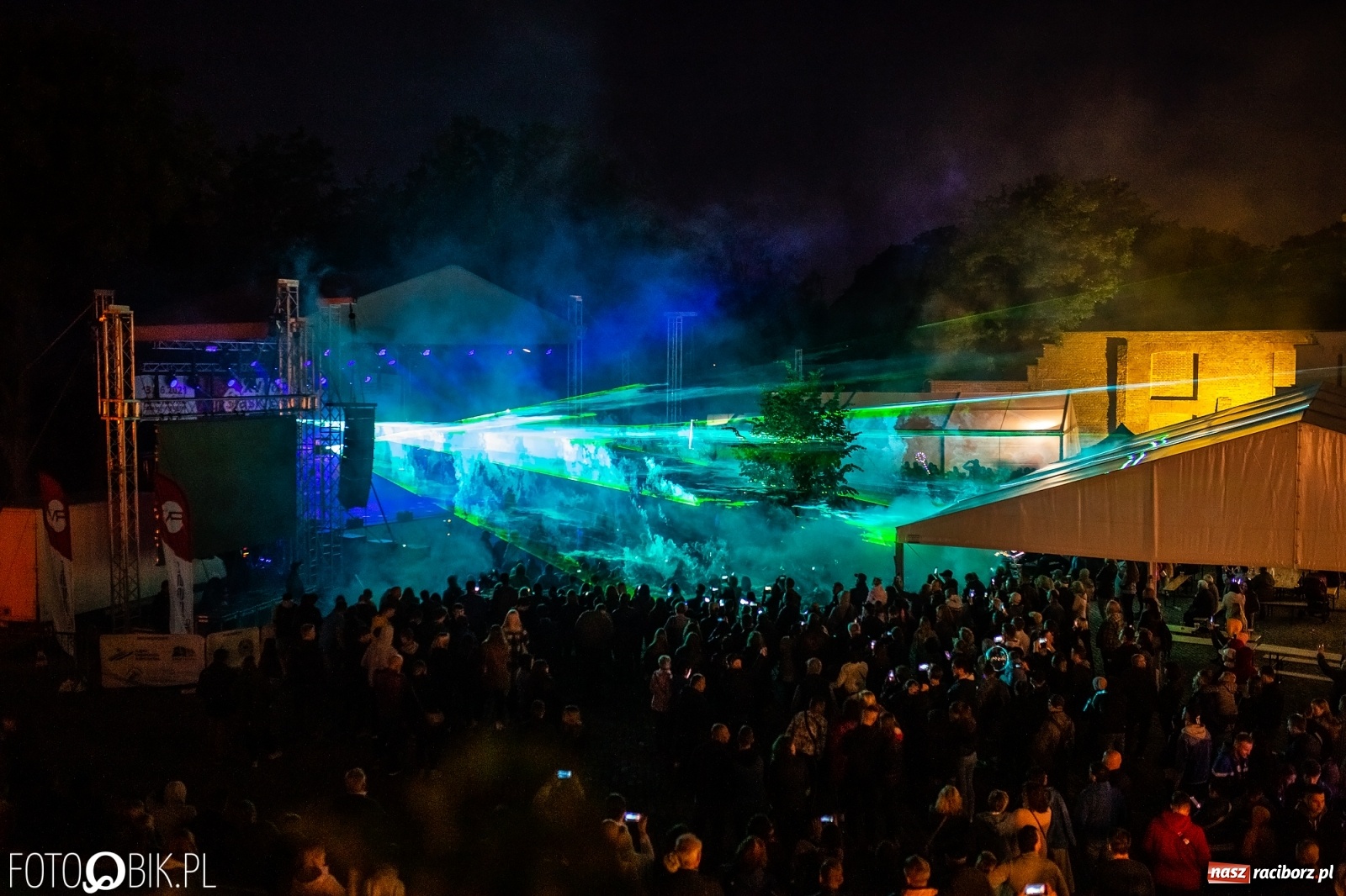 Zdjęcie w galerii na portalu naszraciborz.pl: Nietykalni, czyli Kombi na zamku w Raciborzu wiadomości z regionu