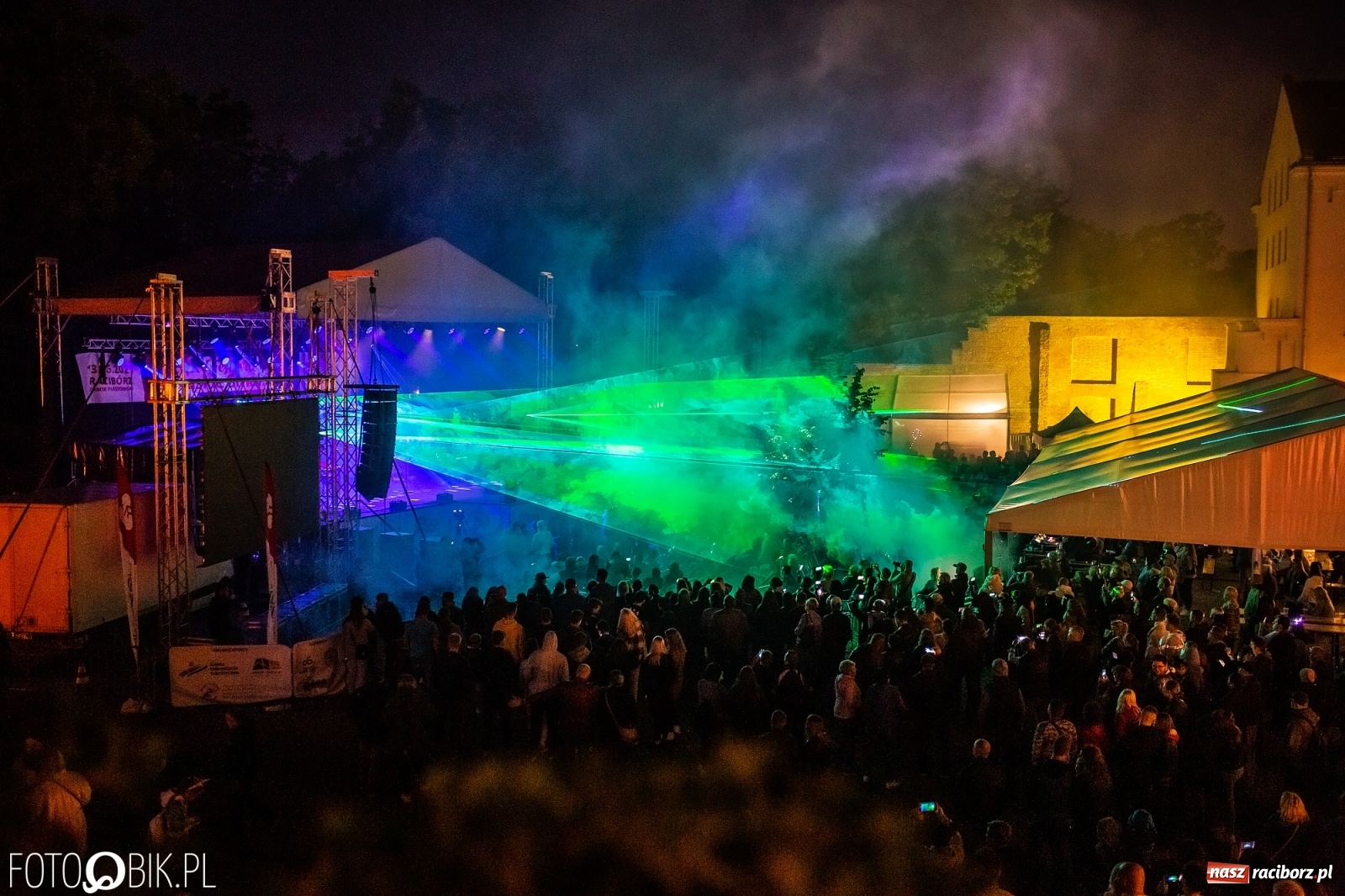 Zdjęcie w galerii na portalu naszraciborz.pl: Nietykalni, czyli Kombi na zamku w Raciborzu wiadomości z regionu