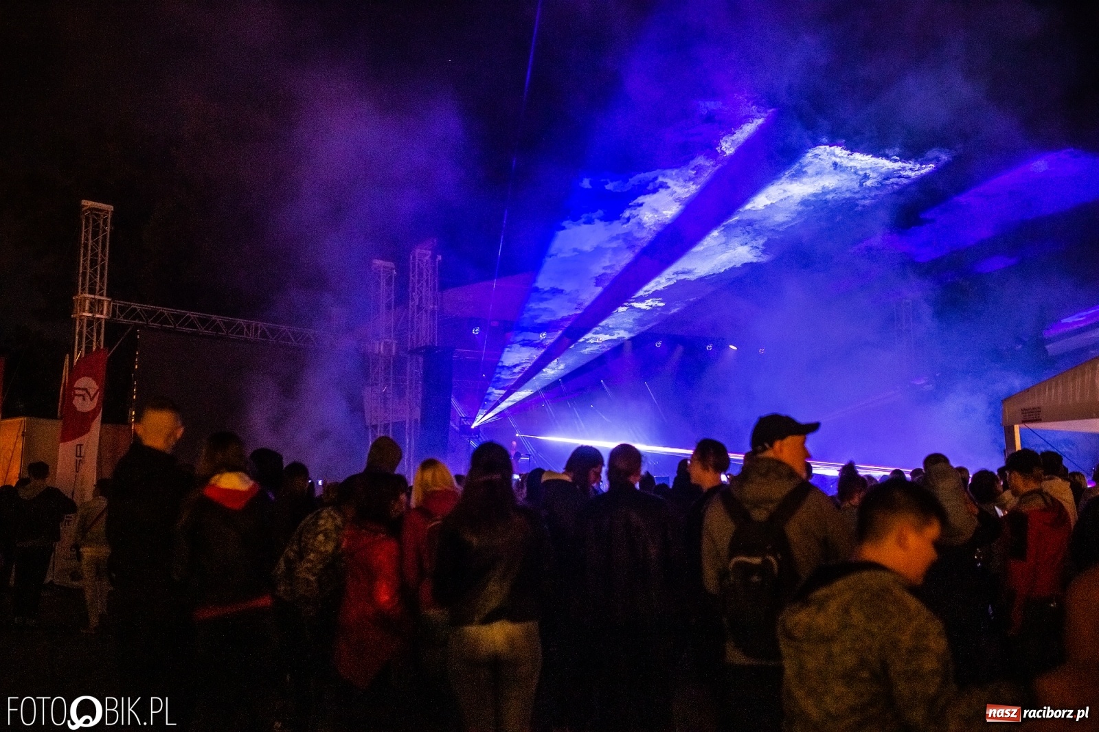 Zdjęcie w galerii na portalu naszraciborz.pl: Nietykalni, czyli Kombi na zamku w Raciborzu wiadomości z regionu