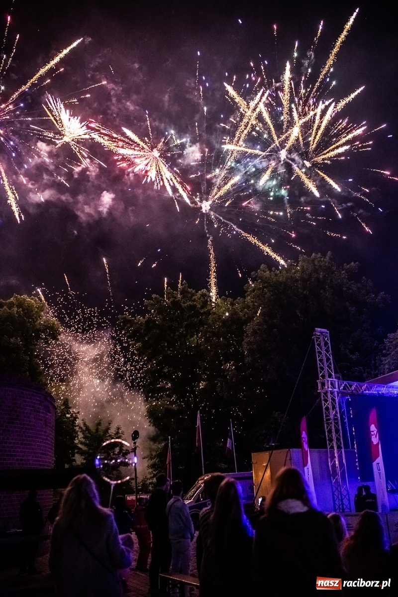 Zdjęcie w galerii na portalu naszraciborz.pl: Nietykalni, czyli Kombi na zamku w Raciborzu wiadomości z regionu