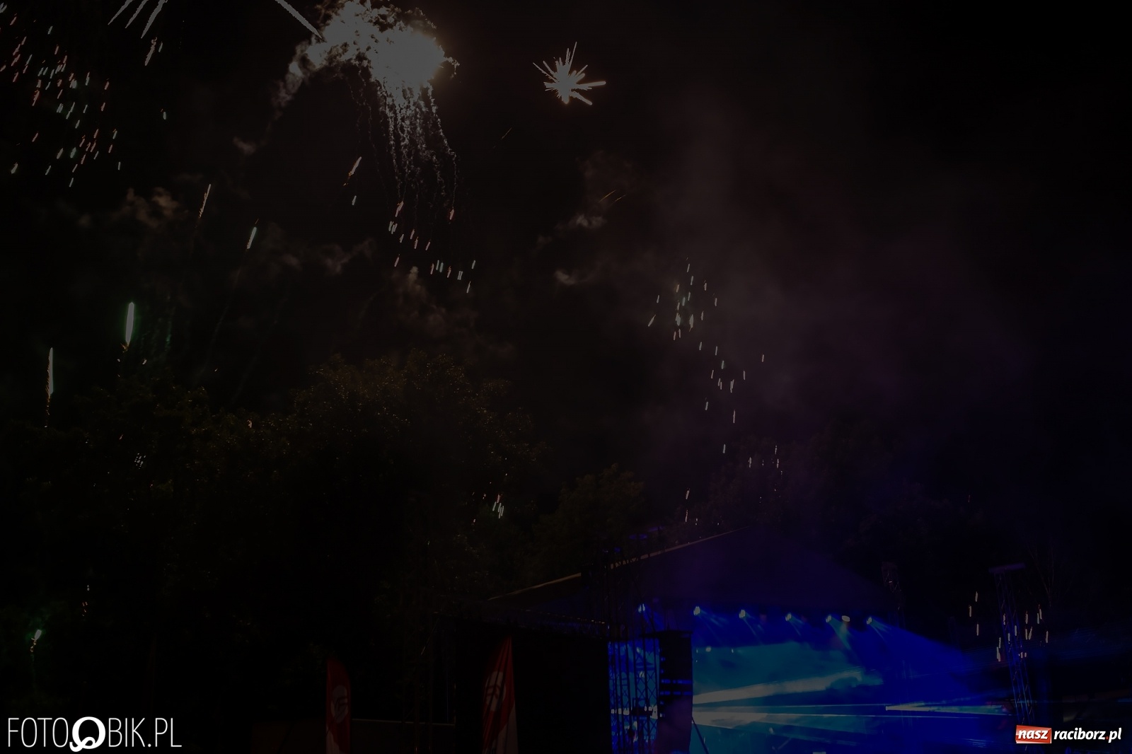 Zdjęcie w galerii na portalu naszraciborz.pl: Nietykalni, czyli Kombi na zamku w Raciborzu wiadomości z regionu