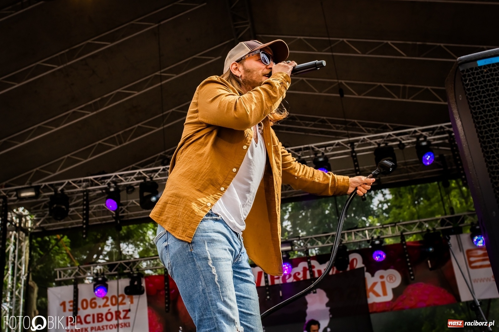 Zdjęcie w galerii na portalu naszraciborz.pl: Zee Zee Woo i VIDEO na zamkowej scenie wiadomości z regionu