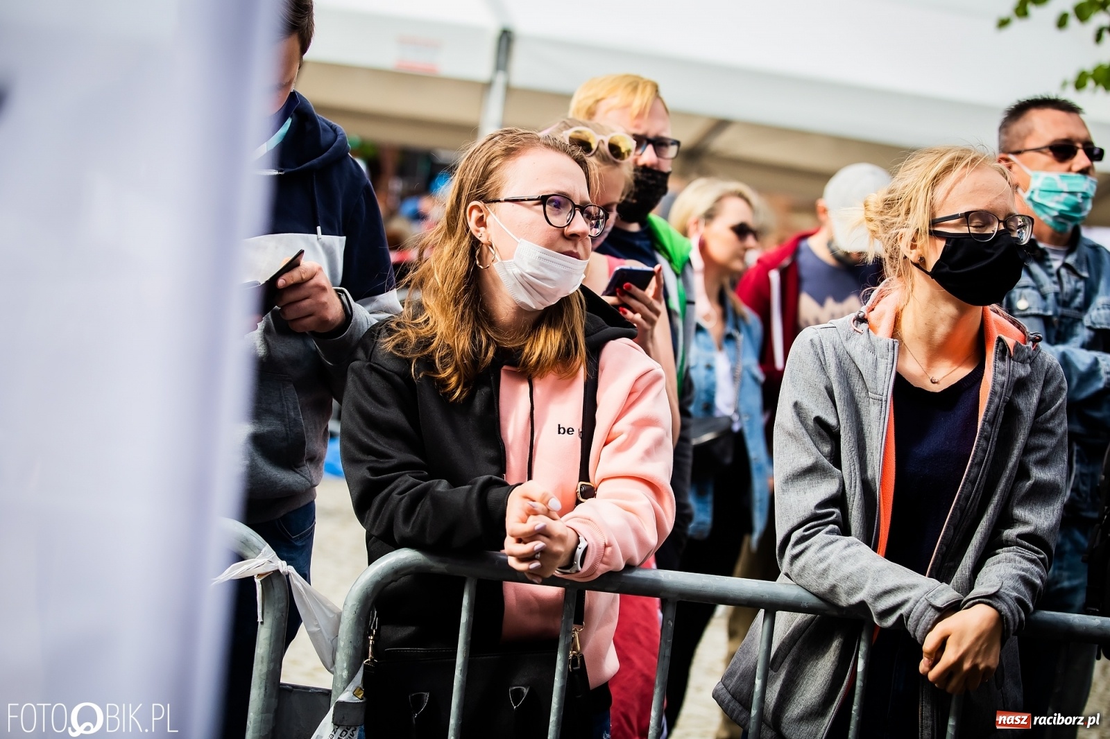 Zdjęcie w galerii na portalu naszraciborz.pl: Zee Zee Woo i VIDEO na zamkowej scenie wiadomości z regionu
