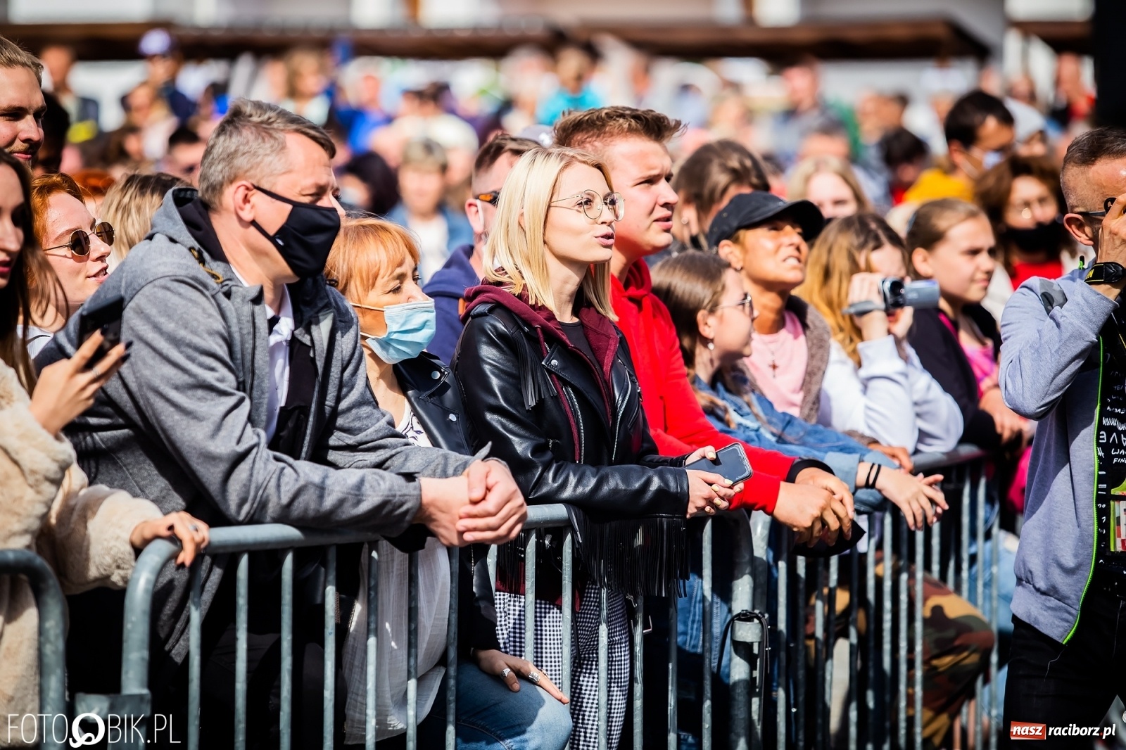 Zdjęcie w galerii na portalu naszraciborz.pl: Zee Zee Woo i VIDEO na zamkowej scenie wiadomości z regionu