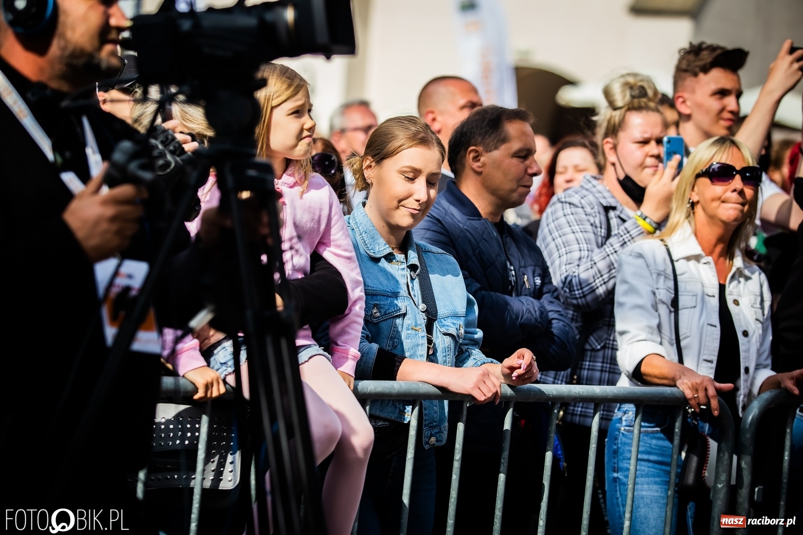 Zdjęcie w galerii na portalu naszraciborz.pl: Zee Zee Woo i VIDEO na zamkowej scenie wiadomości z regionu