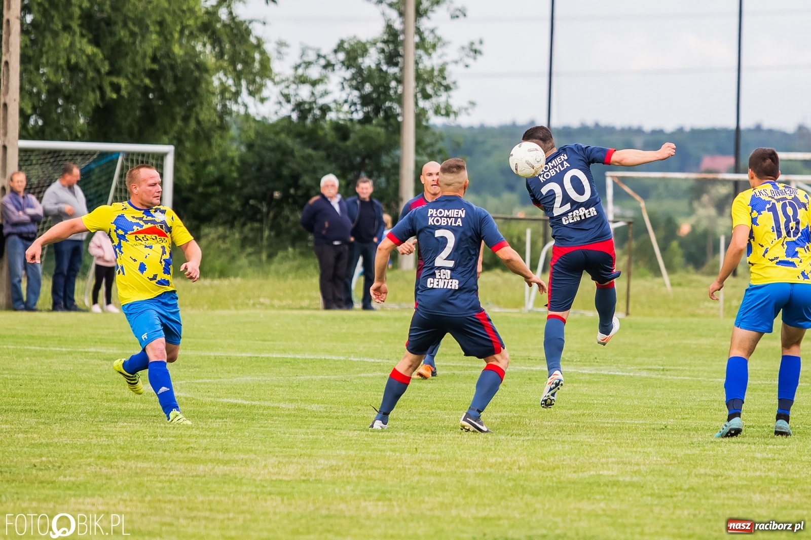 Zdjęcie w galerii na portalu naszraciborz.pl: A klasa. Fatalna passa Brzezia trwa [FOTO] wiadomości z regionu