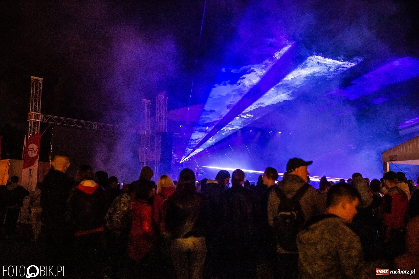 Zdjęcie w galerii na portalu naszraciborz.pl: Pokaz laserów i fajerwerków na zamku [FOTO i WIDEO] wiadomości z regionu