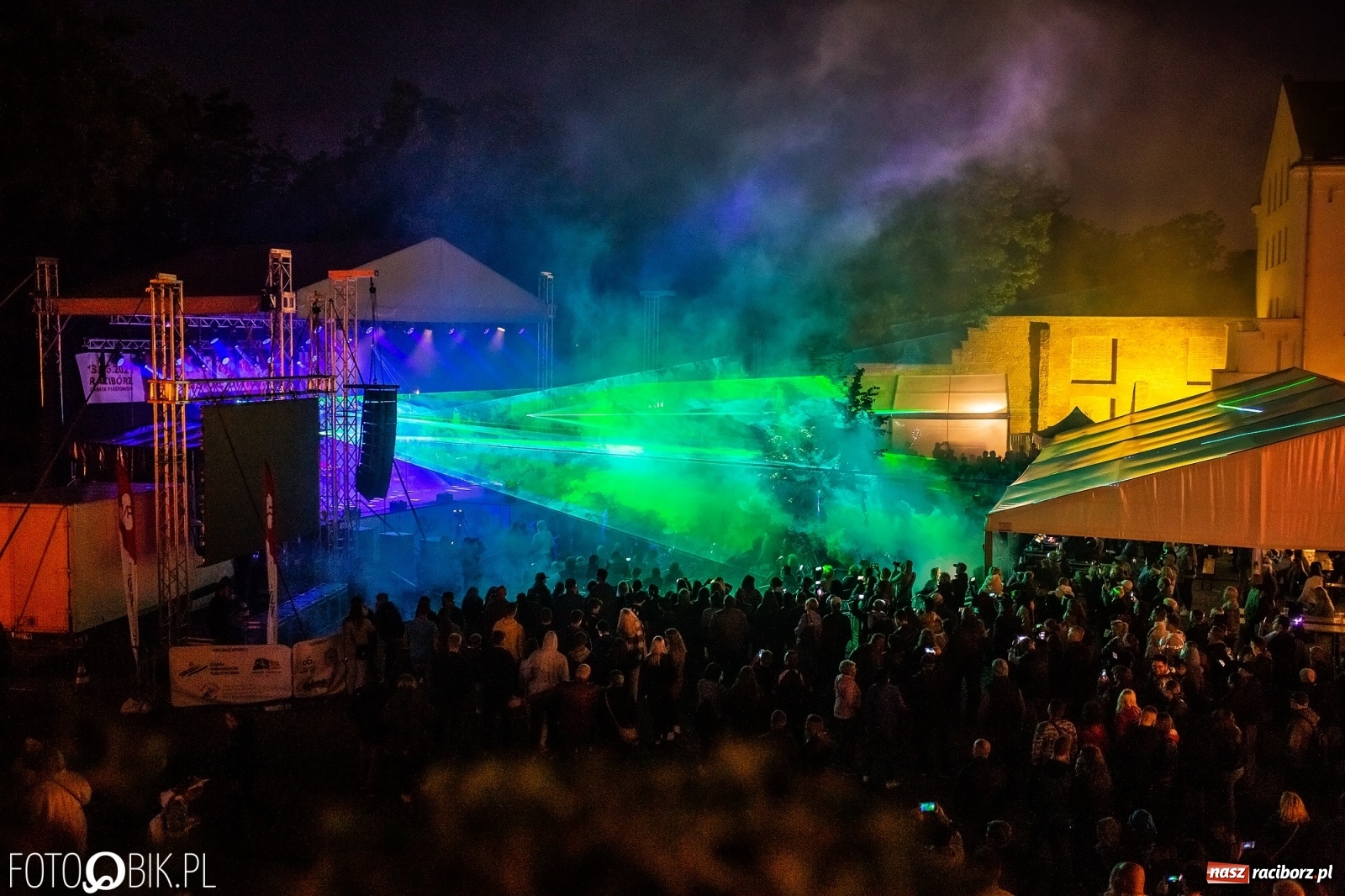 Zdjęcie w galerii na portalu naszraciborz.pl: Pokaz laserów i fajerwerków na zamku [FOTO i WIDEO] wiadomości z regionu