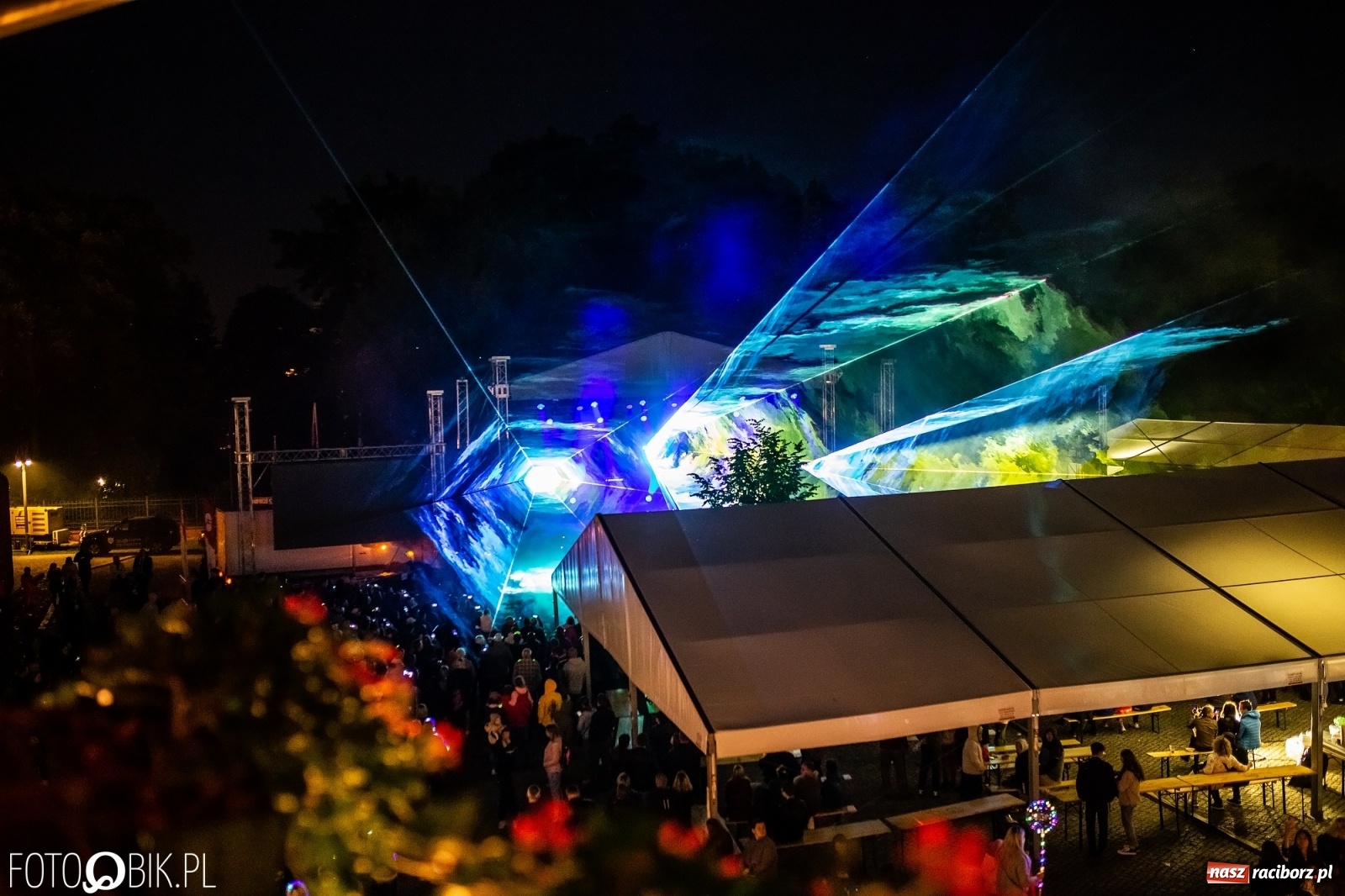 Zdjęcie w galerii na portalu naszraciborz.pl: Pokaz laserów i fajerwerków na zamku [FOTO i WIDEO] wiadomości z regionu