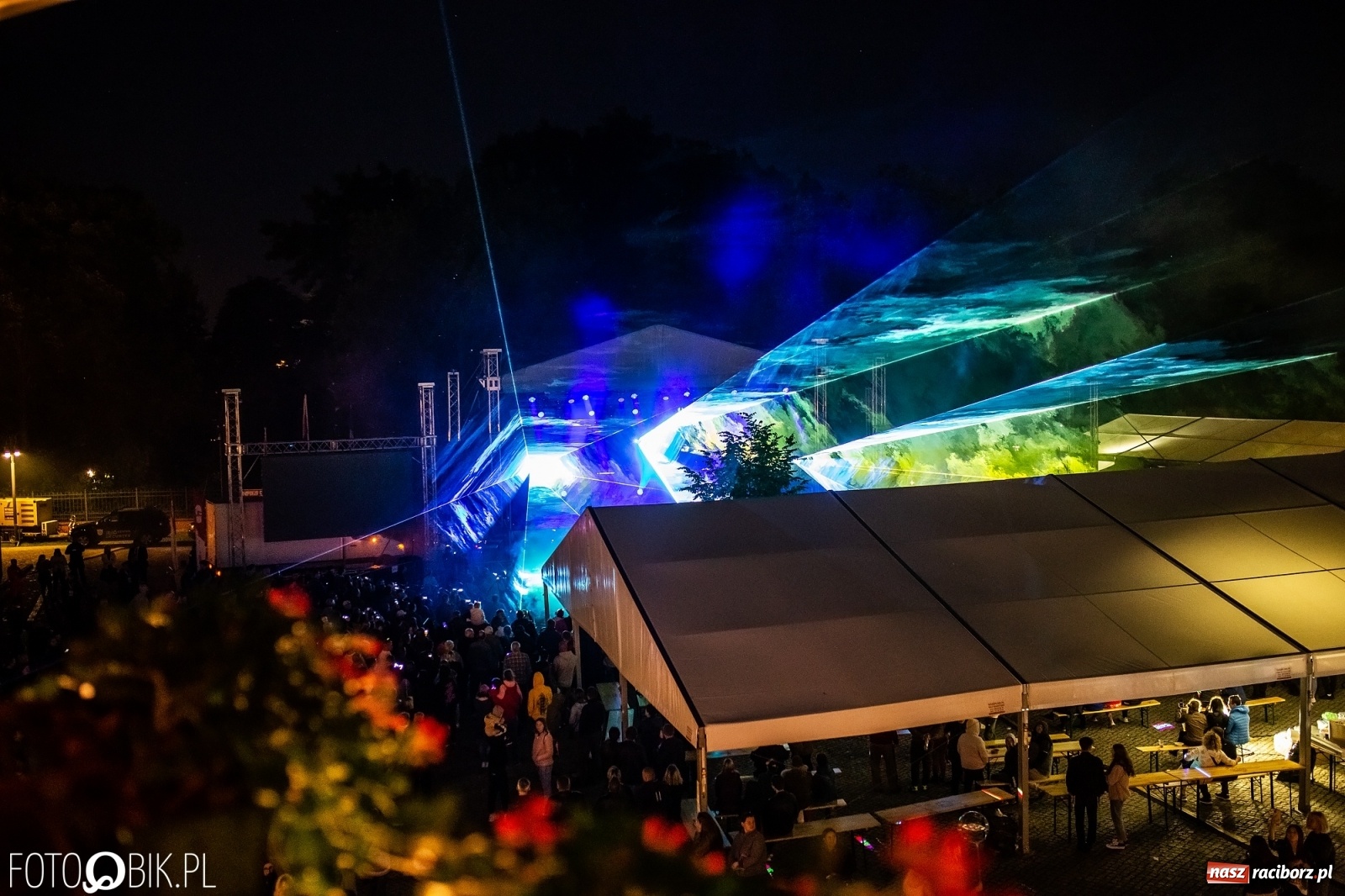 Zdjęcie w galerii na portalu naszraciborz.pl: Pokaz laserów i fajerwerków na zamku [FOTO i WIDEO] wiadomości z regionu