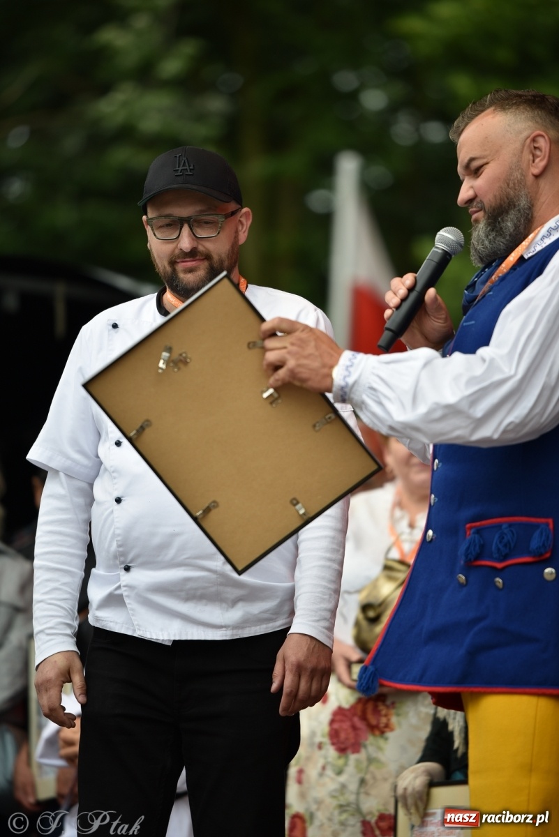 Zdjęcie w galerii na portalu naszraciborz.pl: Mistrzowie kuchni z raciborskiego zamku wiadomości z regionu