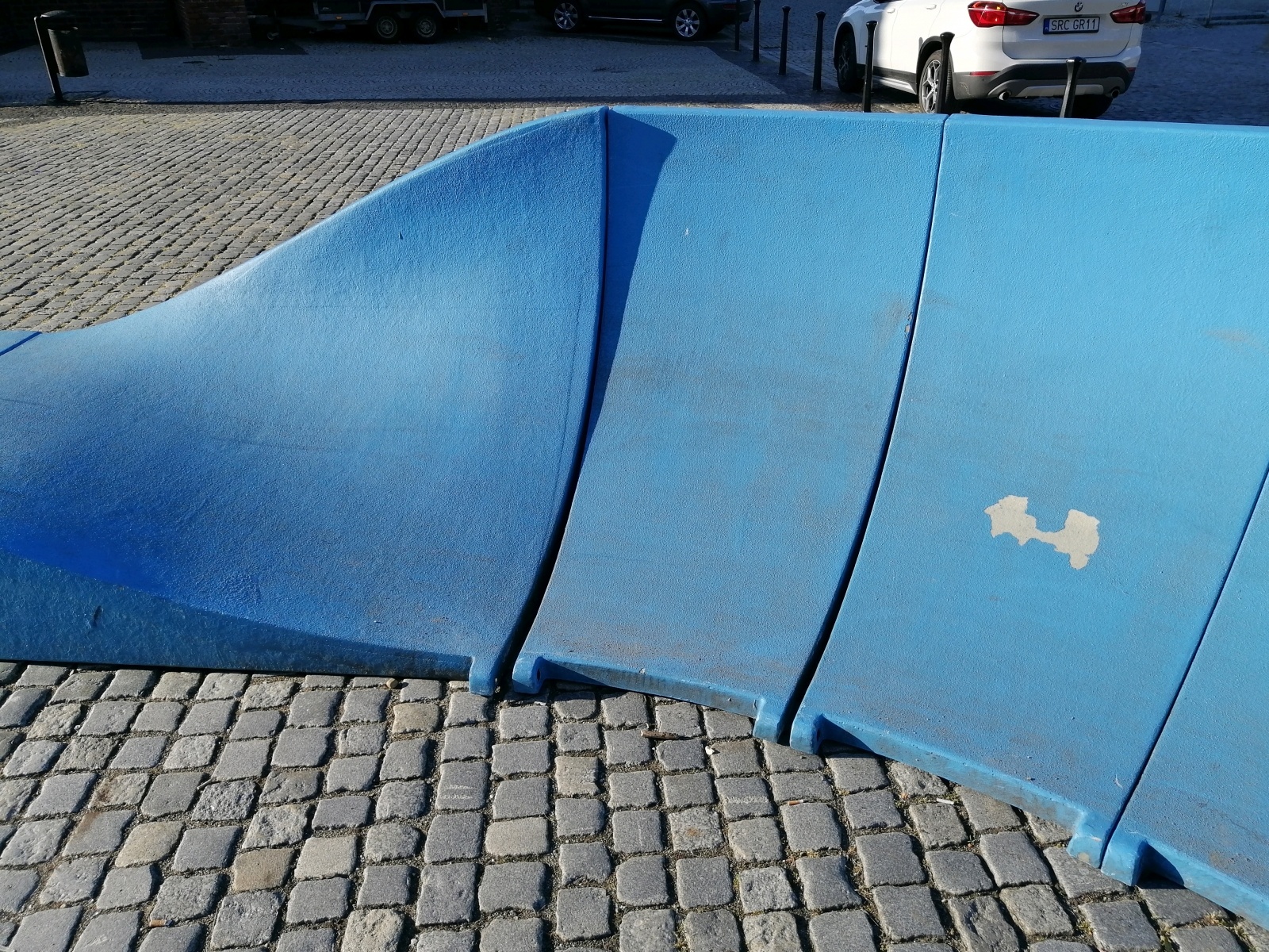 Zdjęcie w galerii na portalu naszraciborz.pl: List do redakcji. Kto odpowiada za tor do jazdy postawiony na rynku obok targowiska? wiadomości z regionu