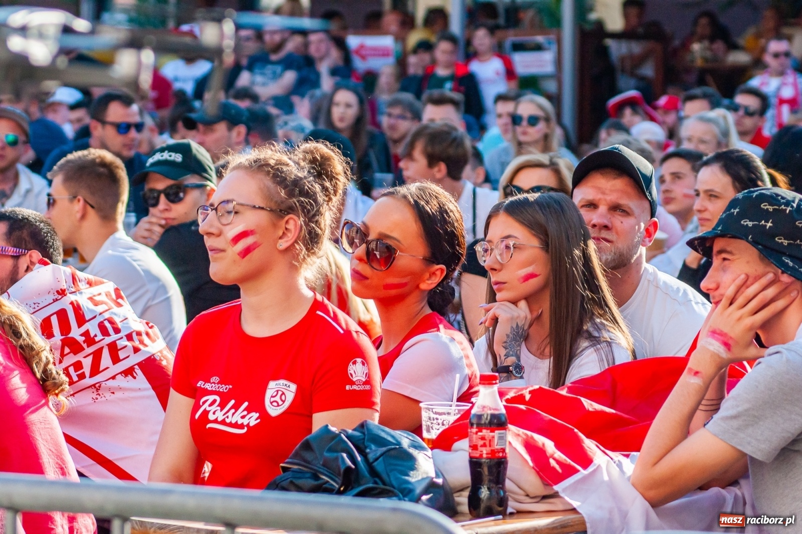 Zdjęcie w galerii na portalu naszraciborz.pl: Biało-czerwoni do przodu! Racibórz kibicuje [FOTO i WIDEO] wiadomości z regionu