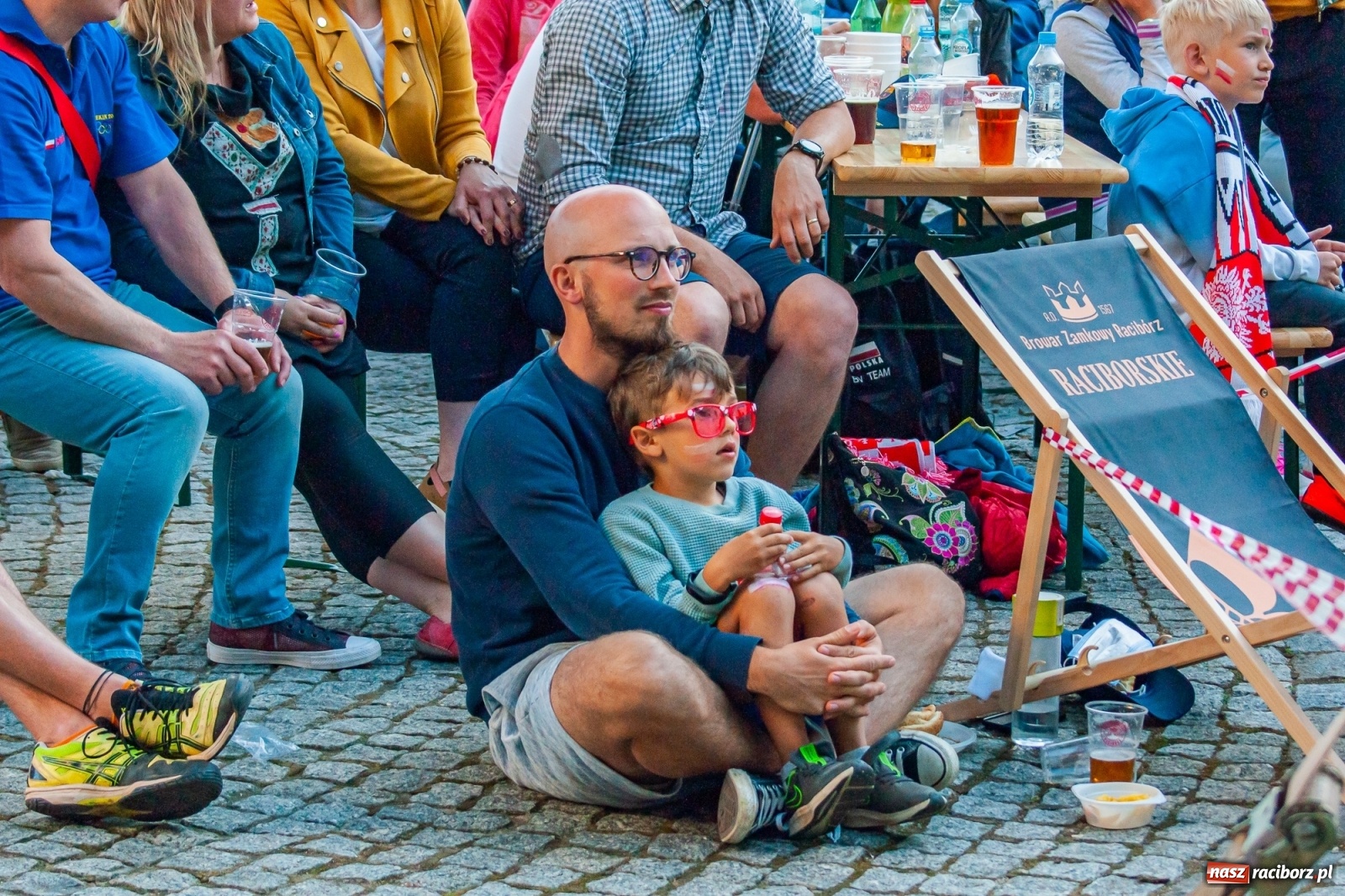 Zdjęcie w galerii na portalu naszraciborz.pl: Biało-czerwoni do przodu! Racibórz kibicuje [FOTO i WIDEO] wiadomości z regionu