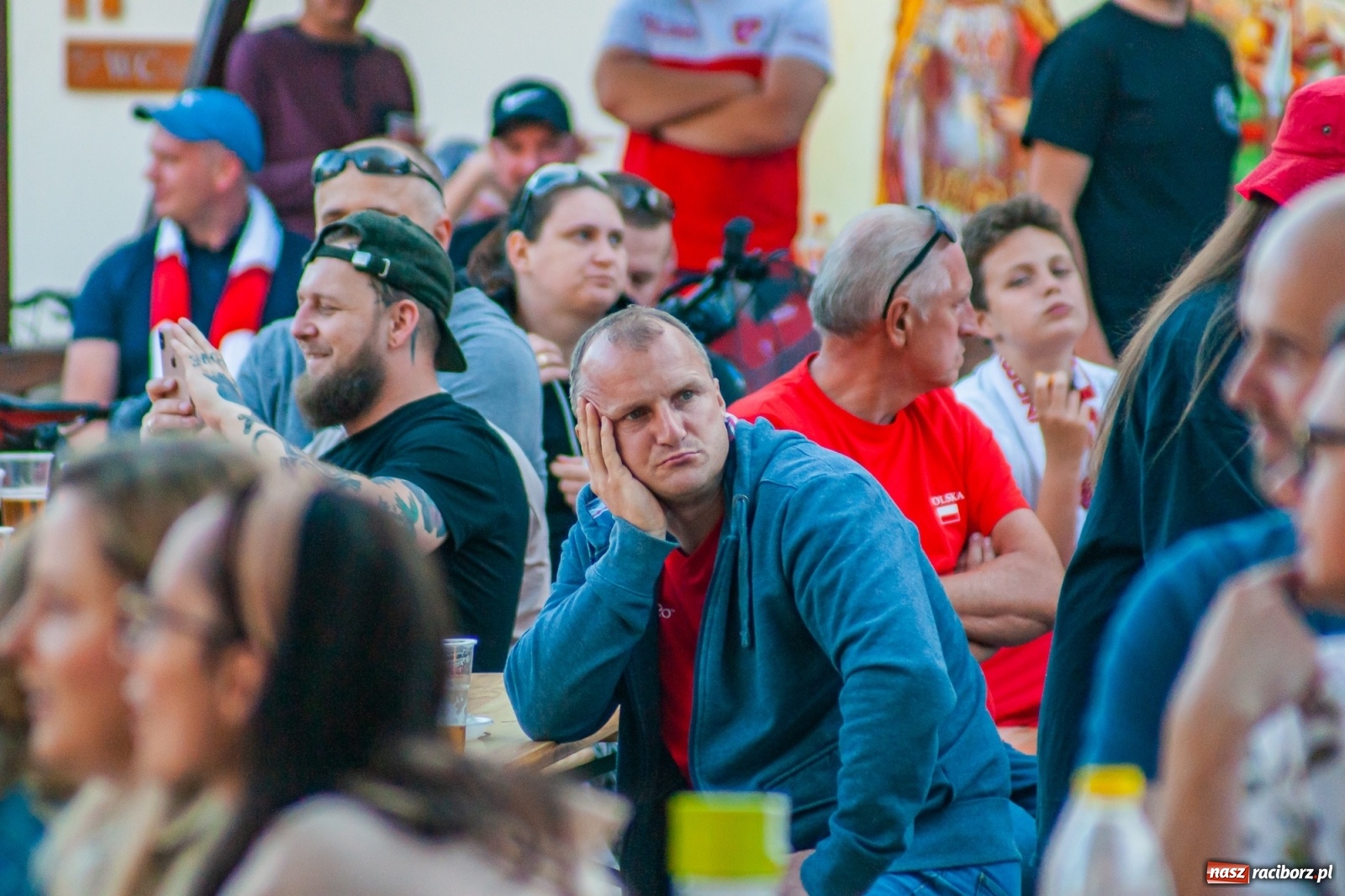 Zdjęcie w galerii na portalu naszraciborz.pl: Biało-czerwoni do przodu! Racibórz kibicuje [FOTO i WIDEO] wiadomości z regionu