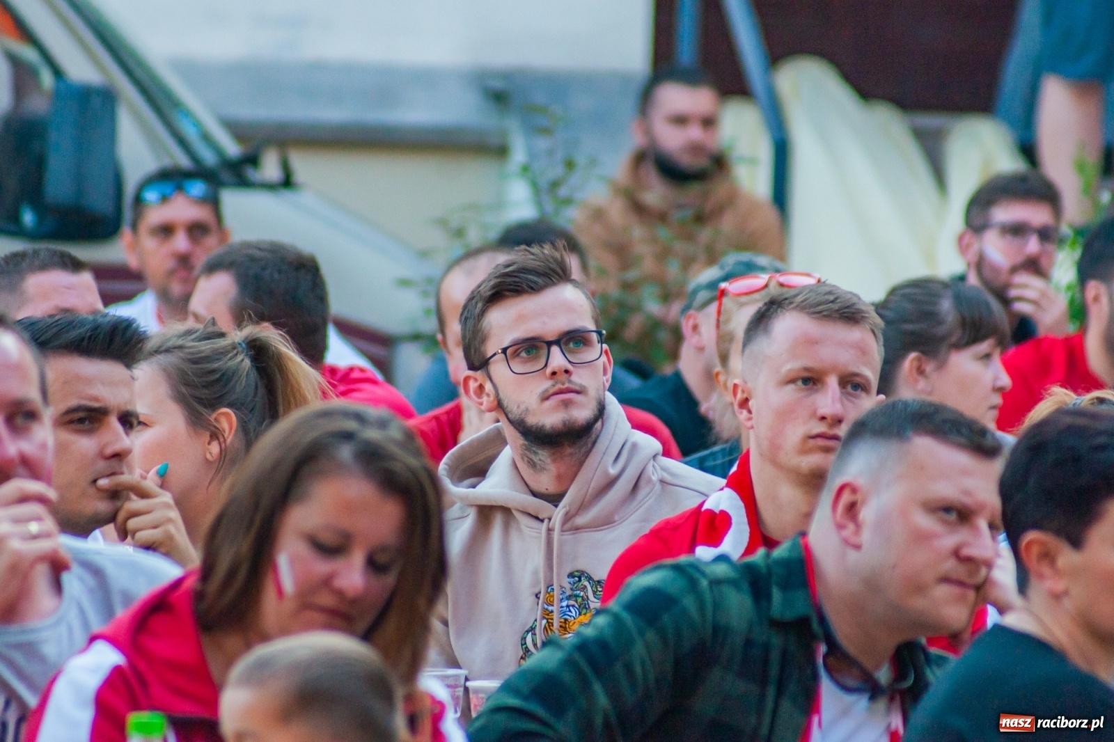 Zdjęcie w galerii na portalu naszraciborz.pl: Biało-czerwoni do przodu! Racibórz kibicuje [FOTO i WIDEO] wiadomości z regionu