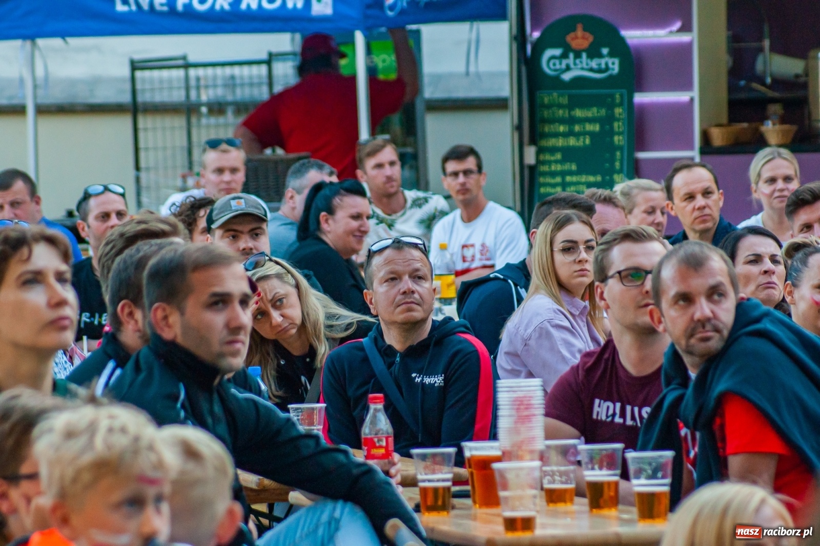 Zdjęcie w galerii na portalu naszraciborz.pl: Biało-czerwoni do przodu! Racibórz kibicuje [FOTO i WIDEO] wiadomości z regionu