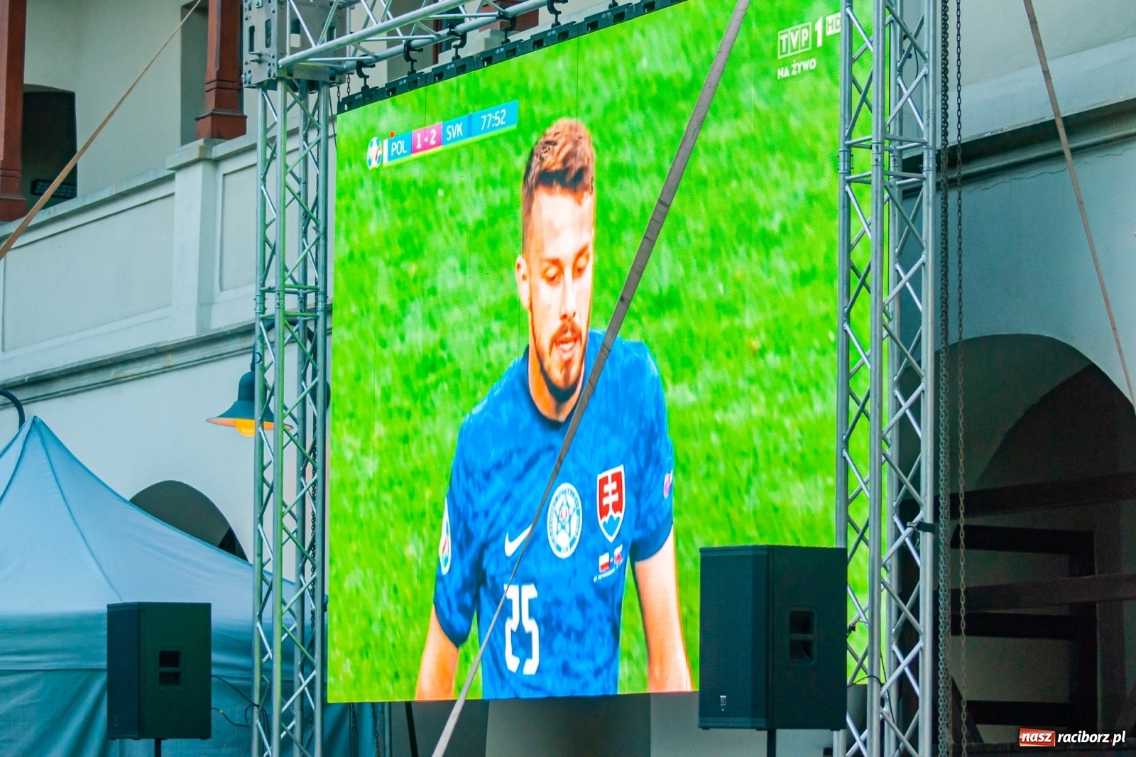 Zdjęcie w galerii na portalu naszraciborz.pl: Biało-czerwoni do przodu! Racibórz kibicuje [FOTO i WIDEO] wiadomości z regionu