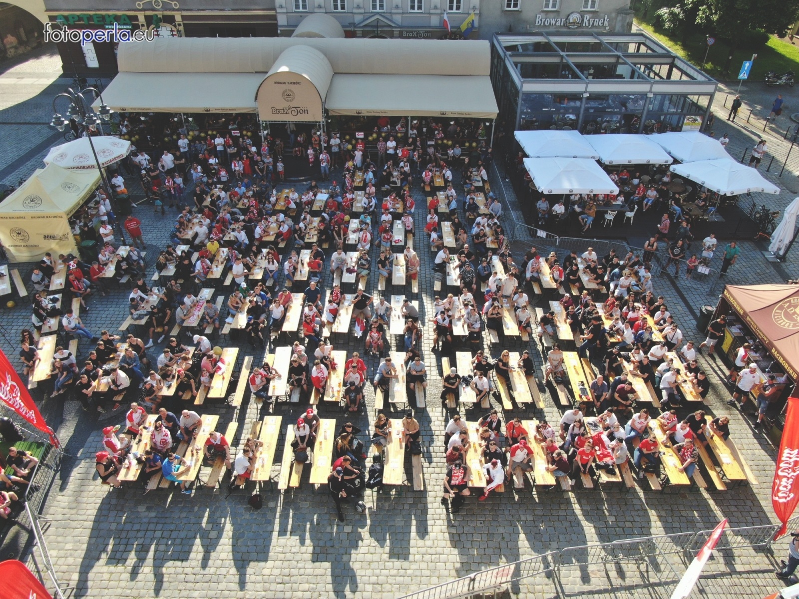 Zdjęcie w galerii na portalu naszraciborz.pl: Raciborskie strefy kibica wzorowe. O wynik nie pytajcie! [FOTO Z DRONA] wiadomości z regionu