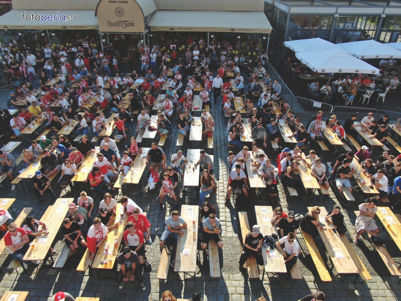 Zdjęcie w galerii na portalu naszraciborz.pl: Raciborskie strefy kibica wzorowe. O wynik nie pytajcie! [FOTO Z DRONA] wiadomości z regionu