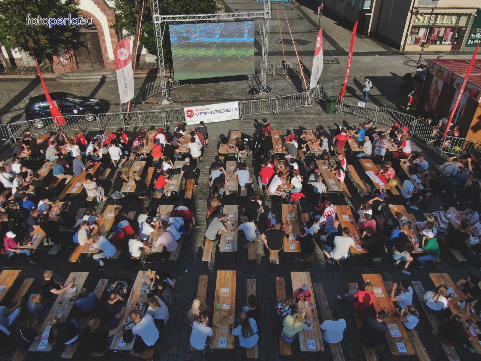 Zdjęcie w galerii na portalu naszraciborz.pl: Raciborskie strefy kibica wzorowe. O wynik nie pytajcie! [FOTO Z DRONA] wiadomości z regionu