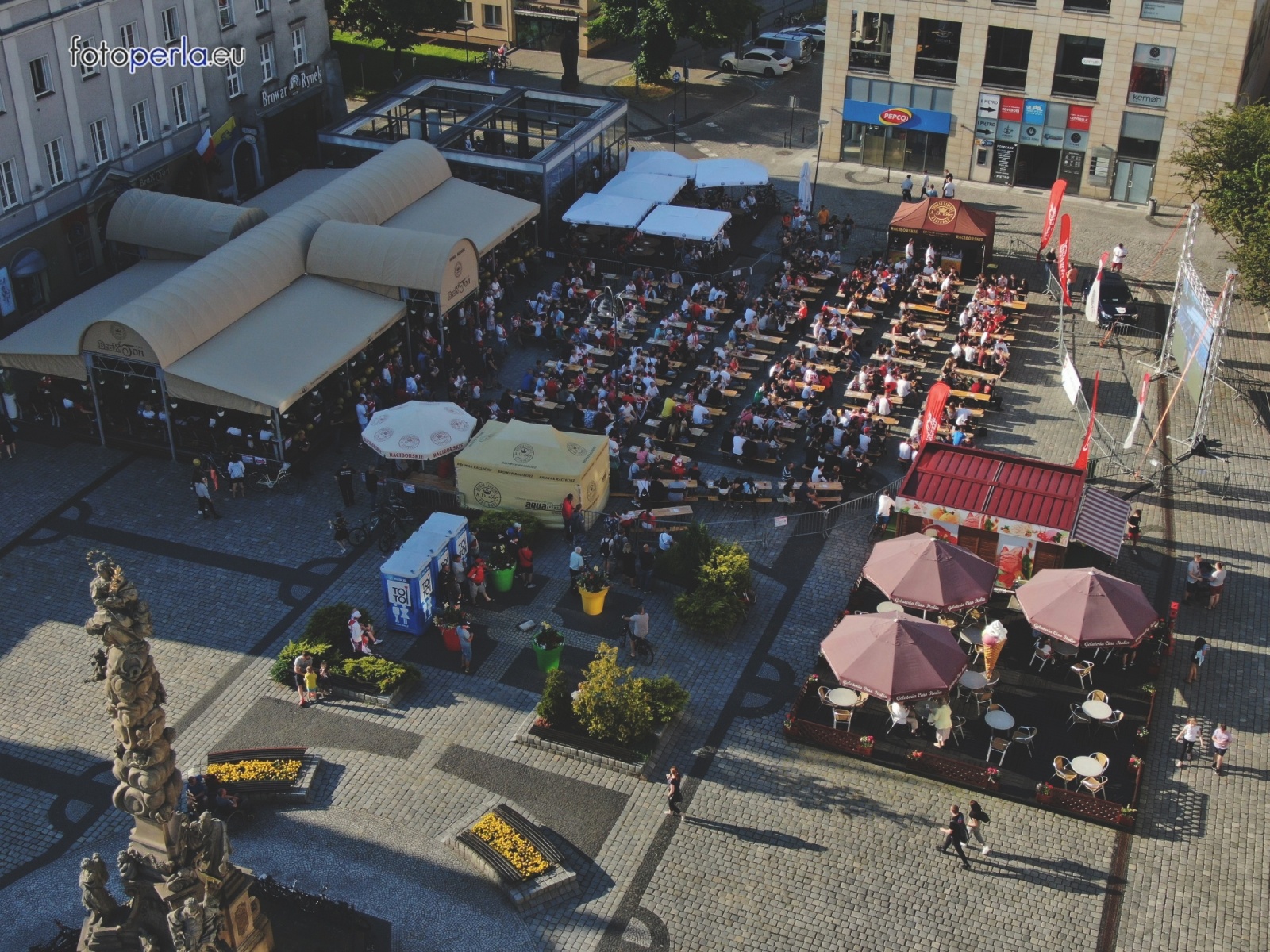 Zdjęcie w galerii na portalu naszraciborz.pl: Raciborskie strefy kibica wzorowe. O wynik nie pytajcie! [FOTO Z DRONA] wiadomości z regionu