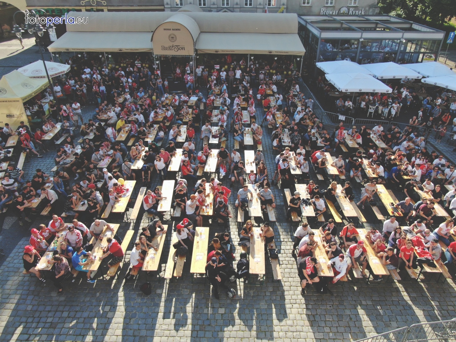 Zdjęcie w galerii na portalu naszraciborz.pl: Raciborskie strefy kibica wzorowe. O wynik nie pytajcie! [FOTO Z DRONA] wiadomości z regionu