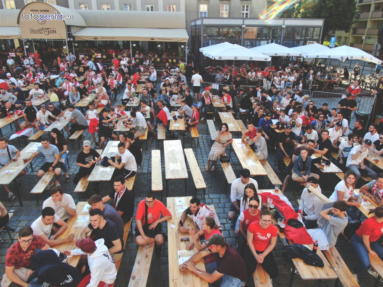 Zdjęcie w galerii na portalu naszraciborz.pl: Raciborskie strefy kibica wzorowe. O wynik nie pytajcie! [FOTO Z DRONA] wiadomości z regionu