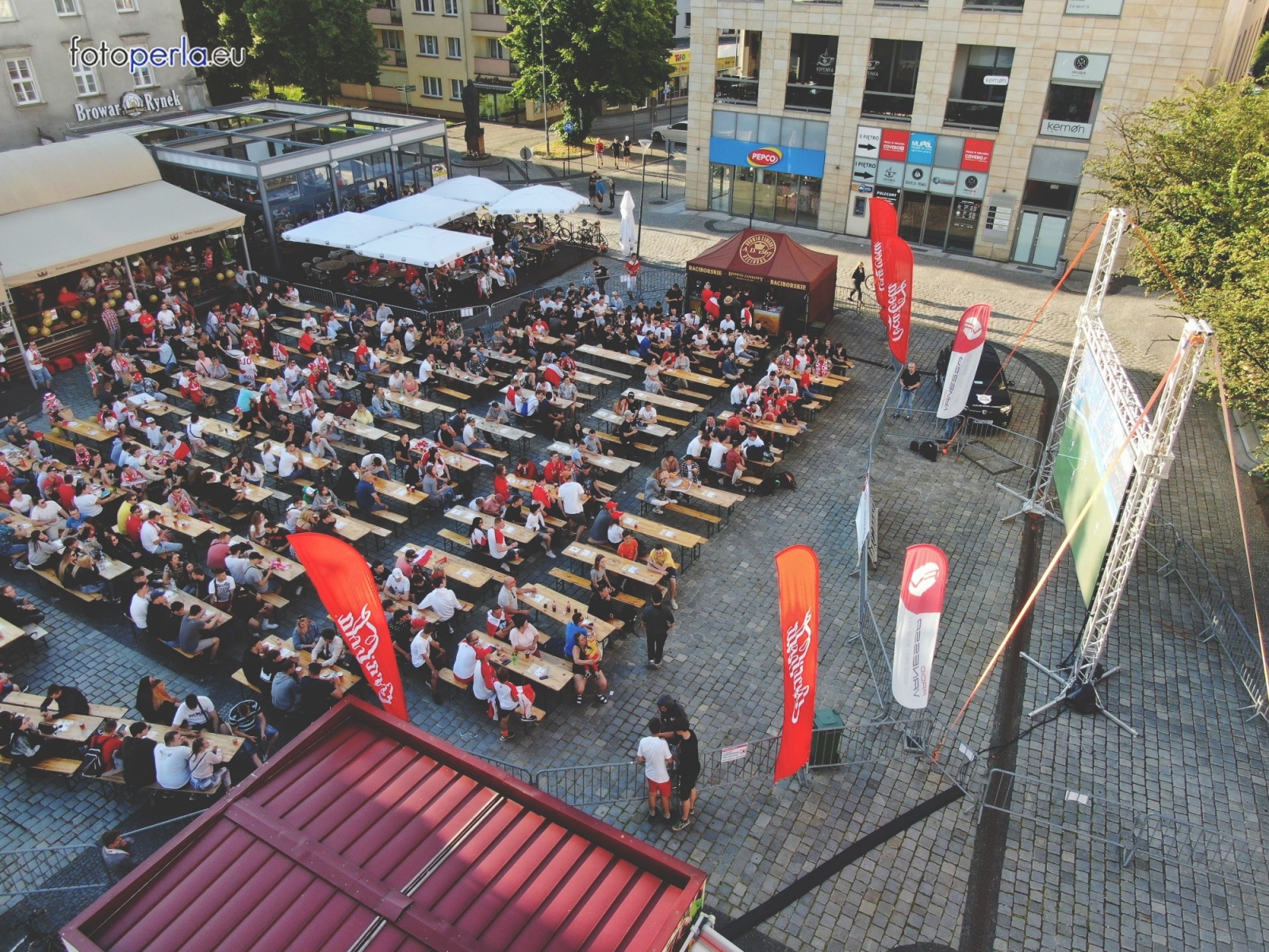 Zdjęcie w galerii na portalu naszraciborz.pl: Raciborskie strefy kibica wzorowe. O wynik nie pytajcie! [FOTO Z DRONA] wiadomości z regionu