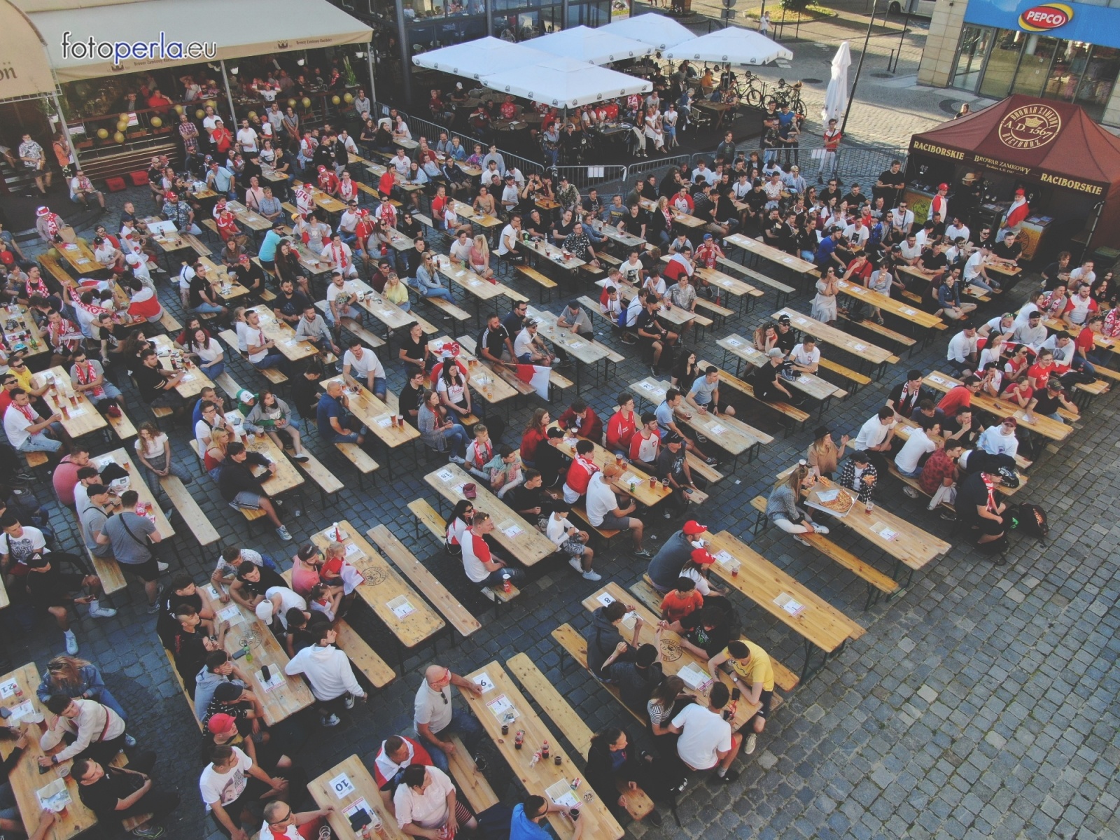 Zdjęcie w galerii na portalu naszraciborz.pl: Raciborskie strefy kibica wzorowe. O wynik nie pytajcie! [FOTO Z DRONA] wiadomości z regionu