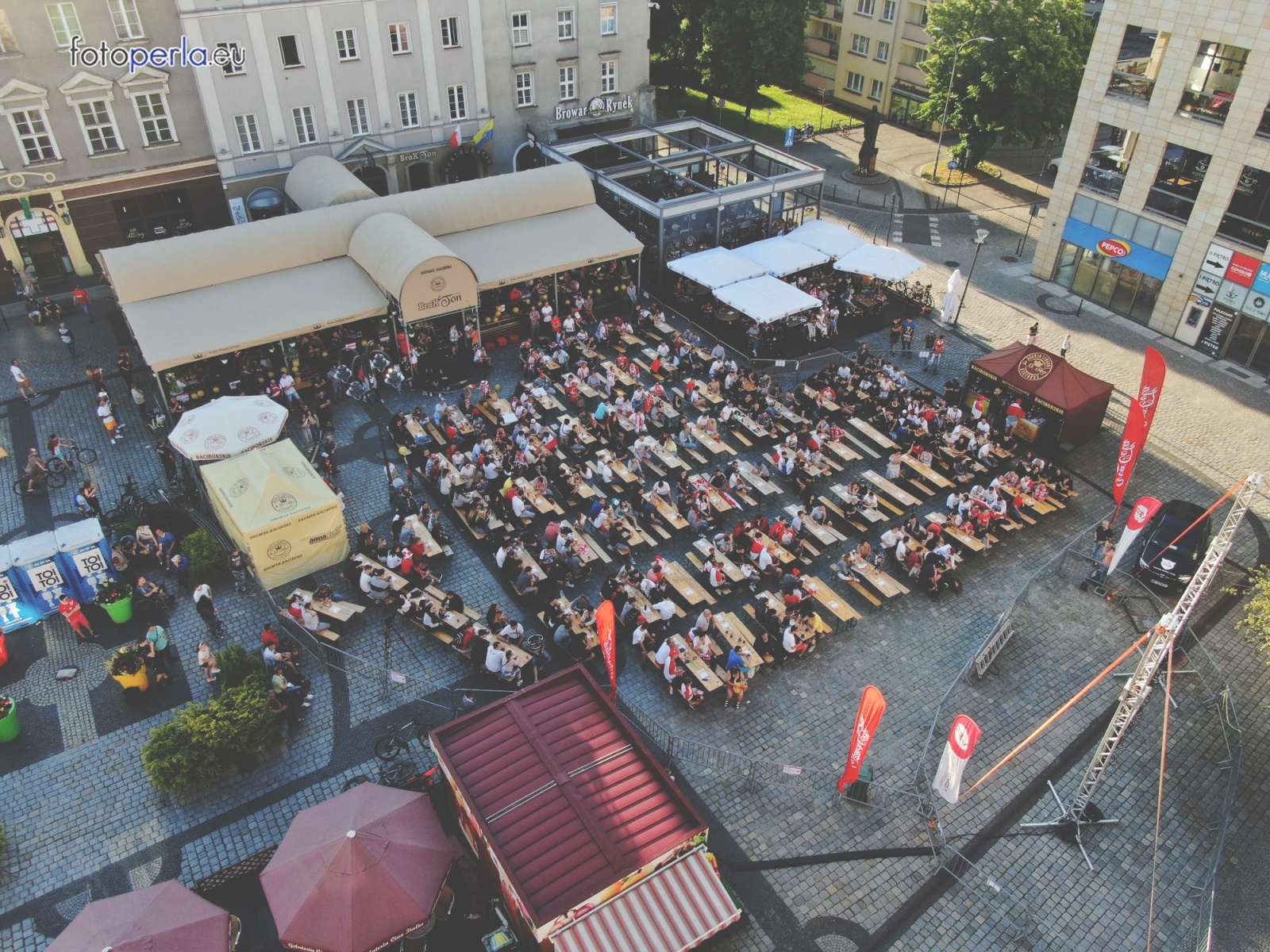 Zdjęcie w galerii na portalu naszraciborz.pl: Raciborskie strefy kibica wzorowe. O wynik nie pytajcie! [FOTO Z DRONA] wiadomości z regionu